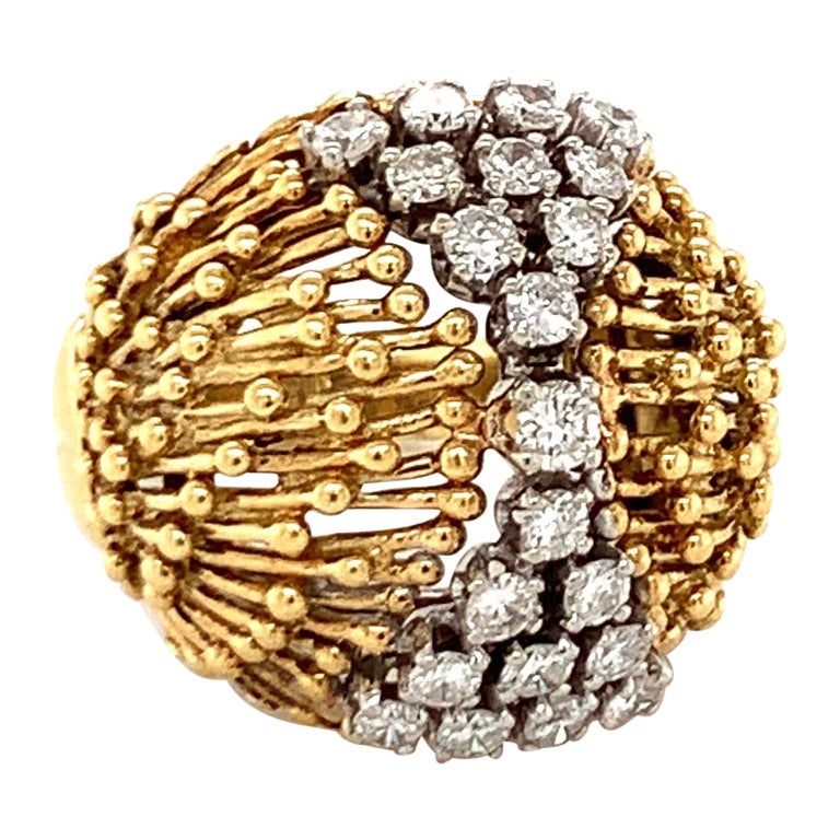 Anello con cupola di diamanti in oro giallo 18 carati, anni '60 circa