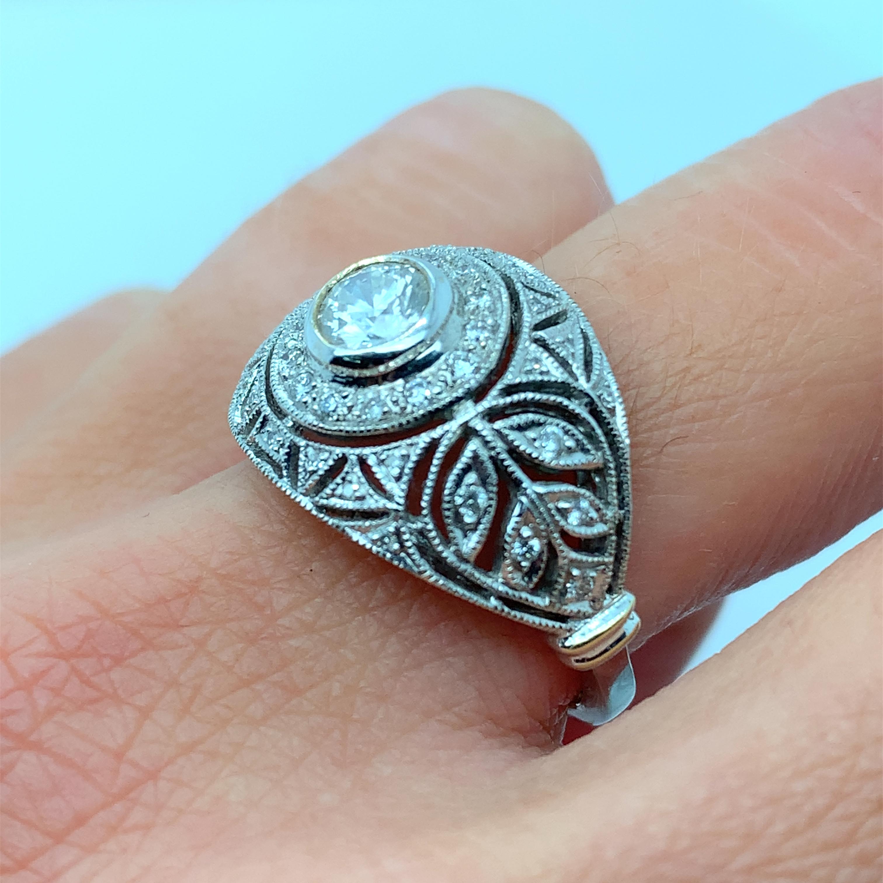 Art Deco Diamond dome antique engagement ring in 18k white gold For Sale