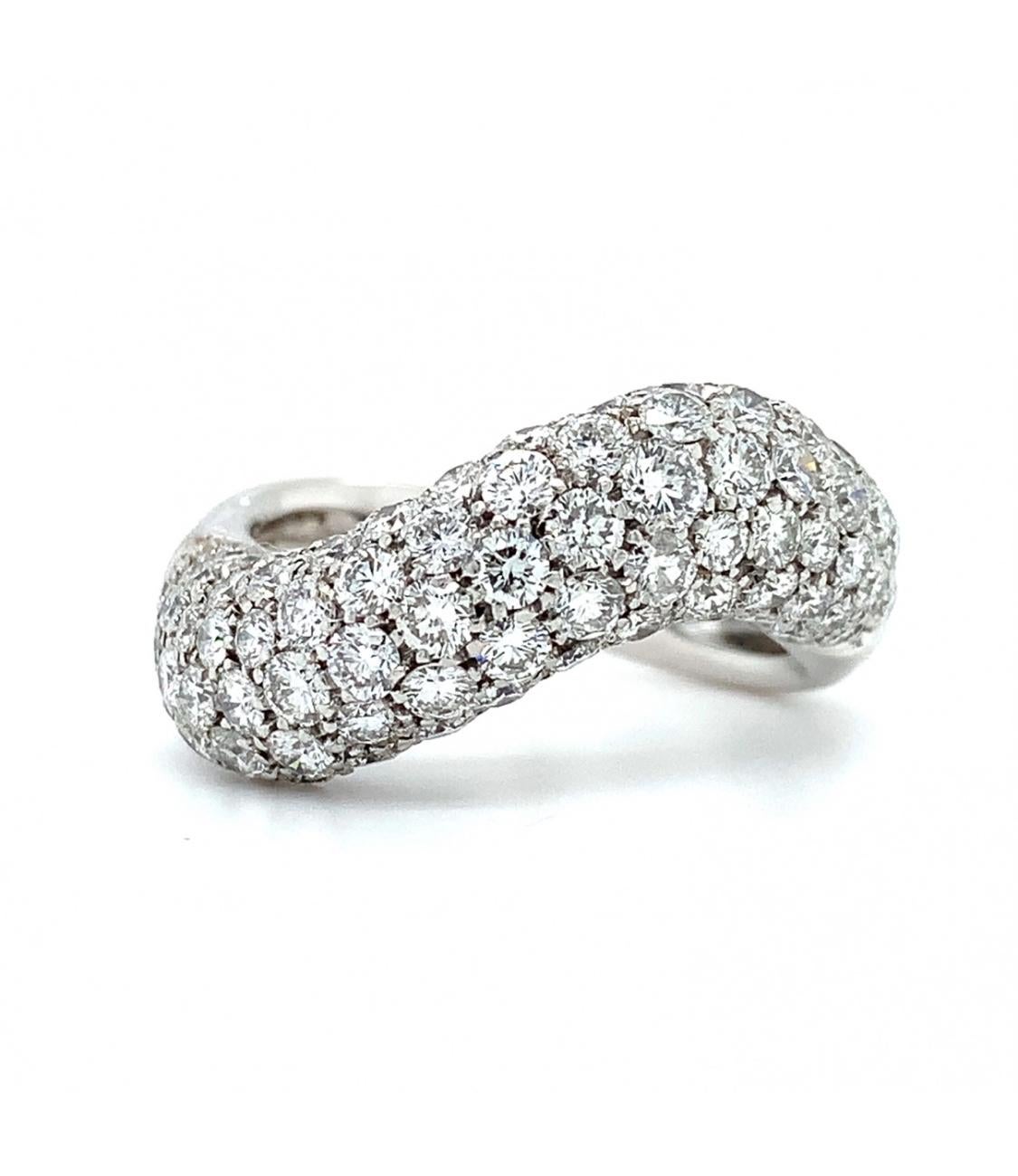 Modern Diamond dome curved large cocktail ring 18k white gold For Sale