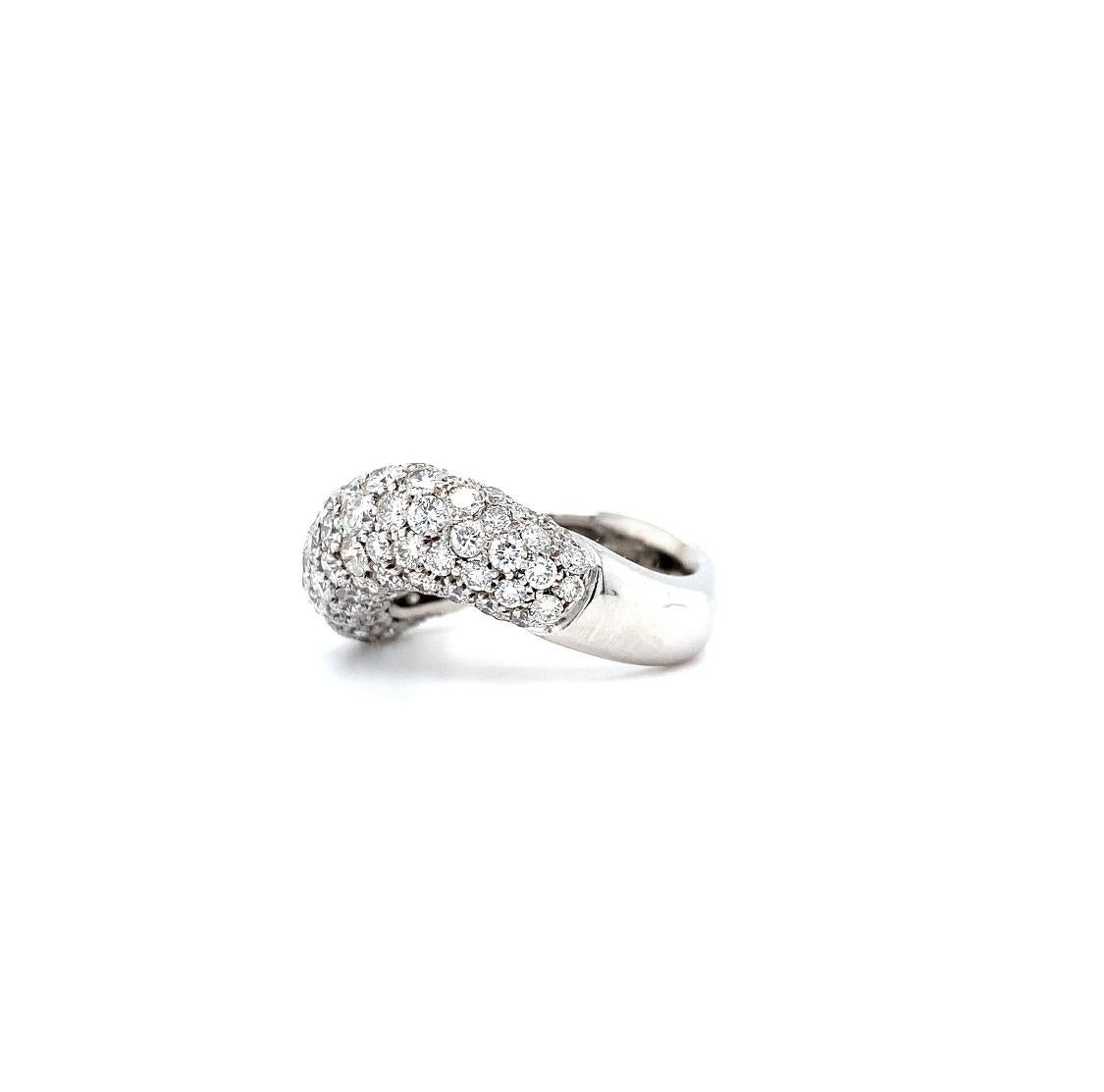 Diamond dome curved large cocktail ring 18k white gold For Sale 1
