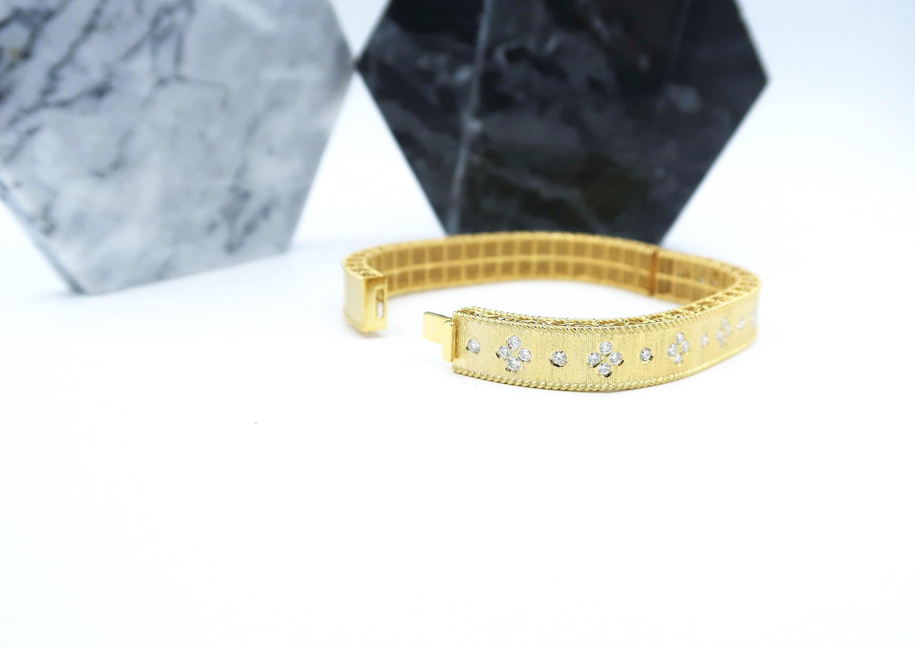Diamond Dotted Engraved Surface 18 Karat Yellow Gold Bangle in Rectangular Shape In New Condition For Sale In Bangkok, TH