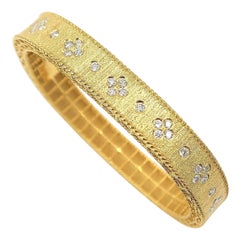 Diamond Dotted Engraved Surface 18 Karat Yellow Gold Bangle in Rectangular Shape