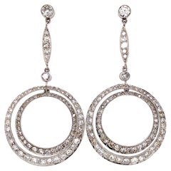 Orecchini a goccia in platino con doppio cerchio di diamanti Estate Jewelry