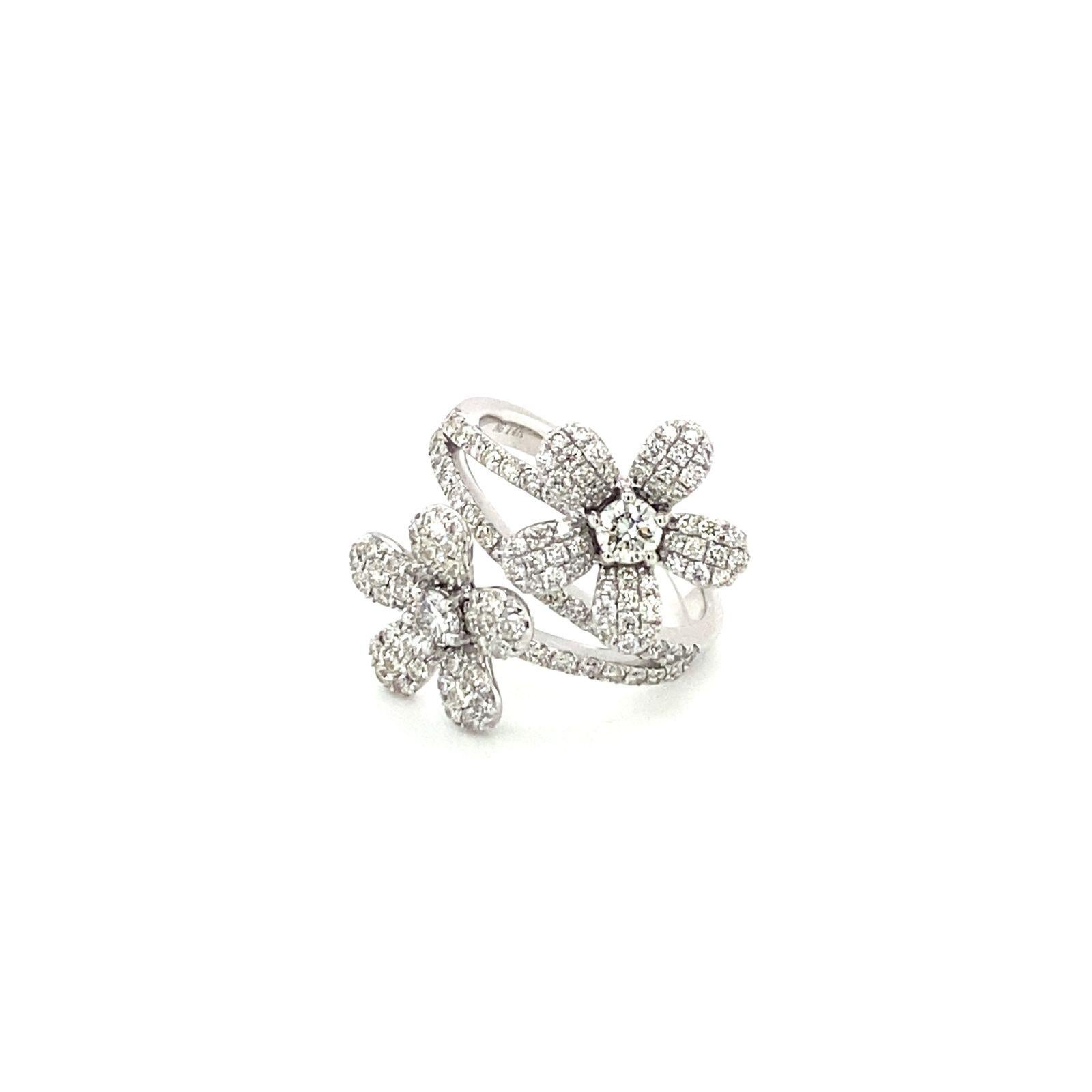 Doppelter Diamant-Blumenring. In 14 Karat Weißgold gefasst Damen im Angebot