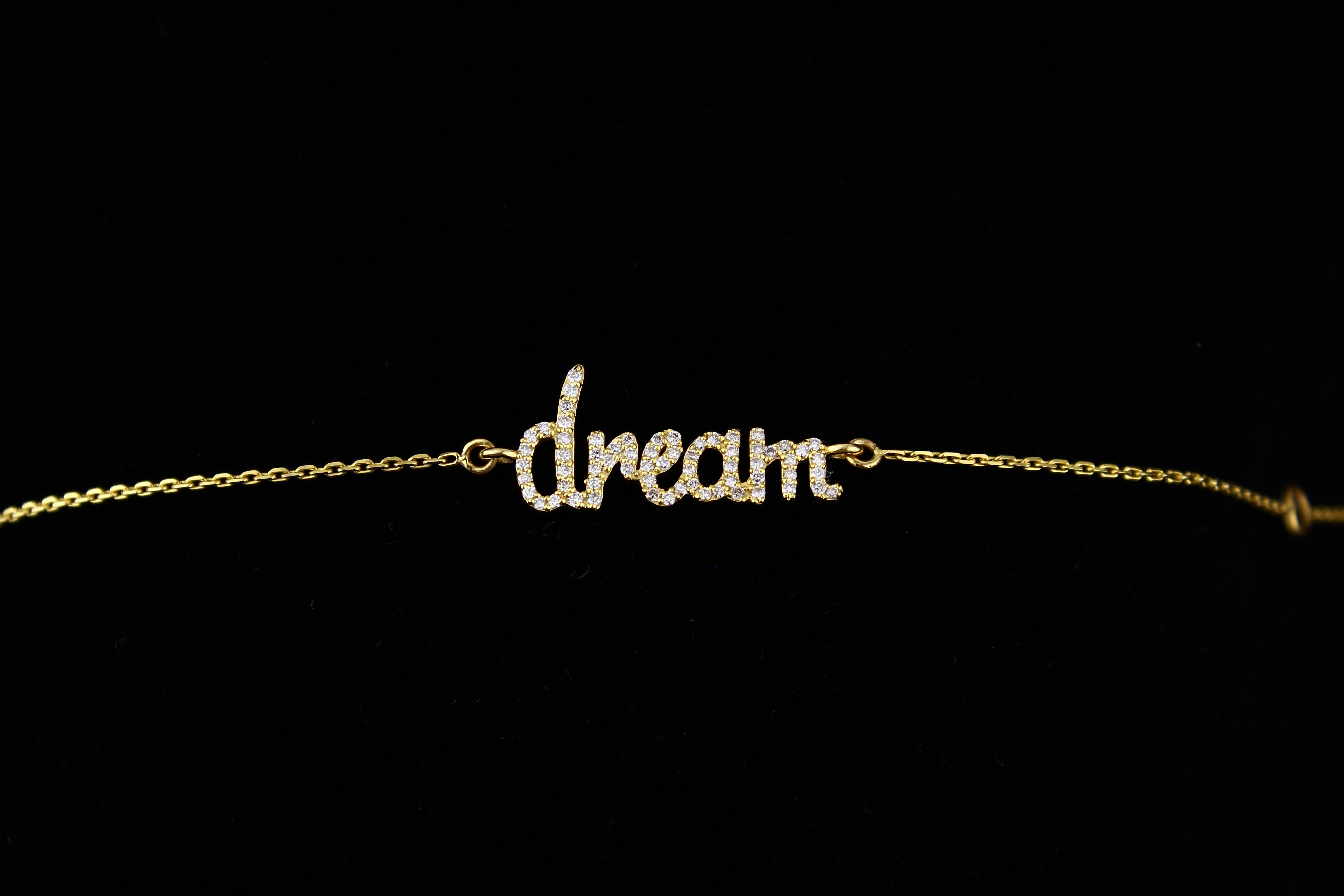 Bracelet à breloques rêve en or massif 18 carats et diamants en vente 4