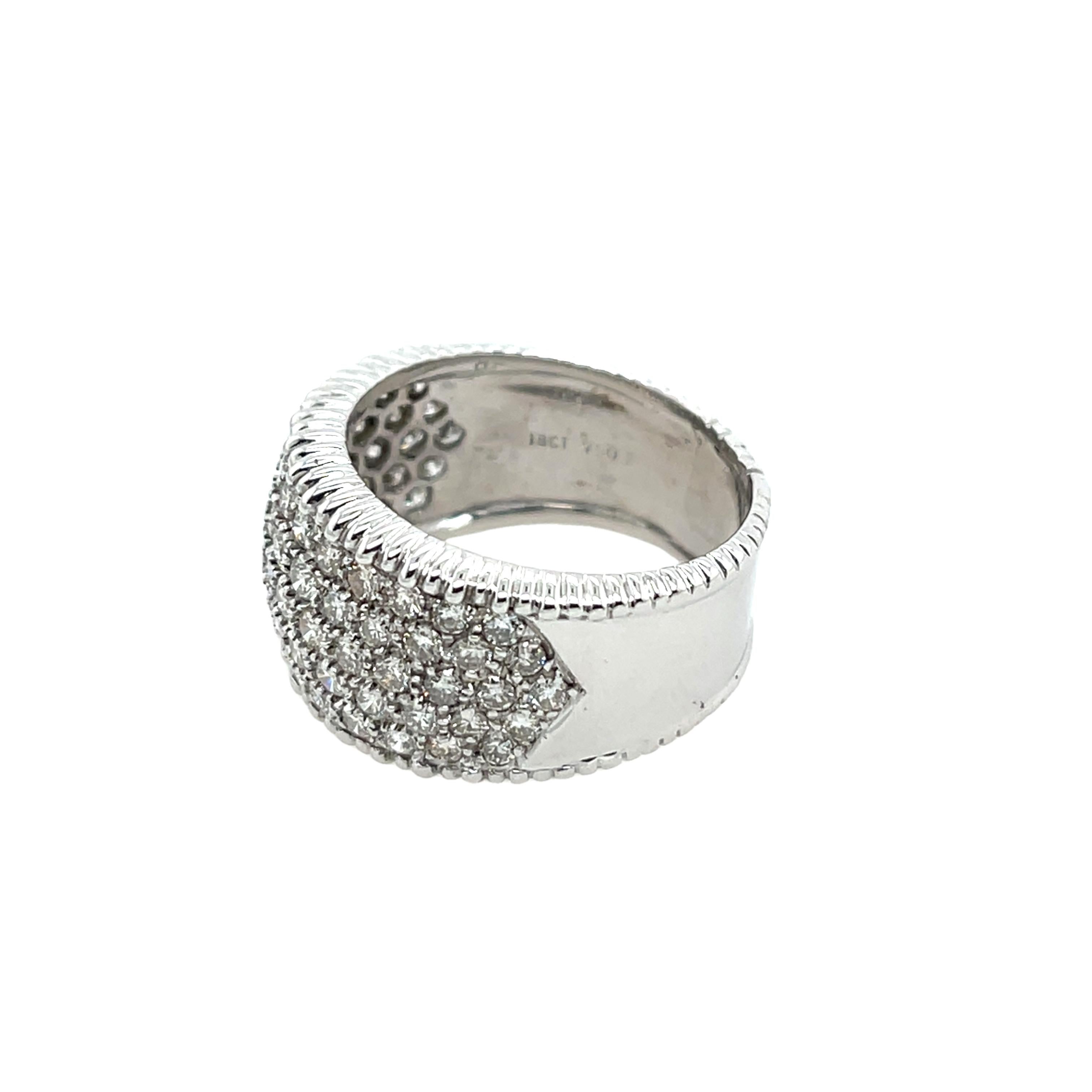 Diamond Dress Ring Set With 1.50ct Natural Diamonds, In 18ct White Gold For Sale 1