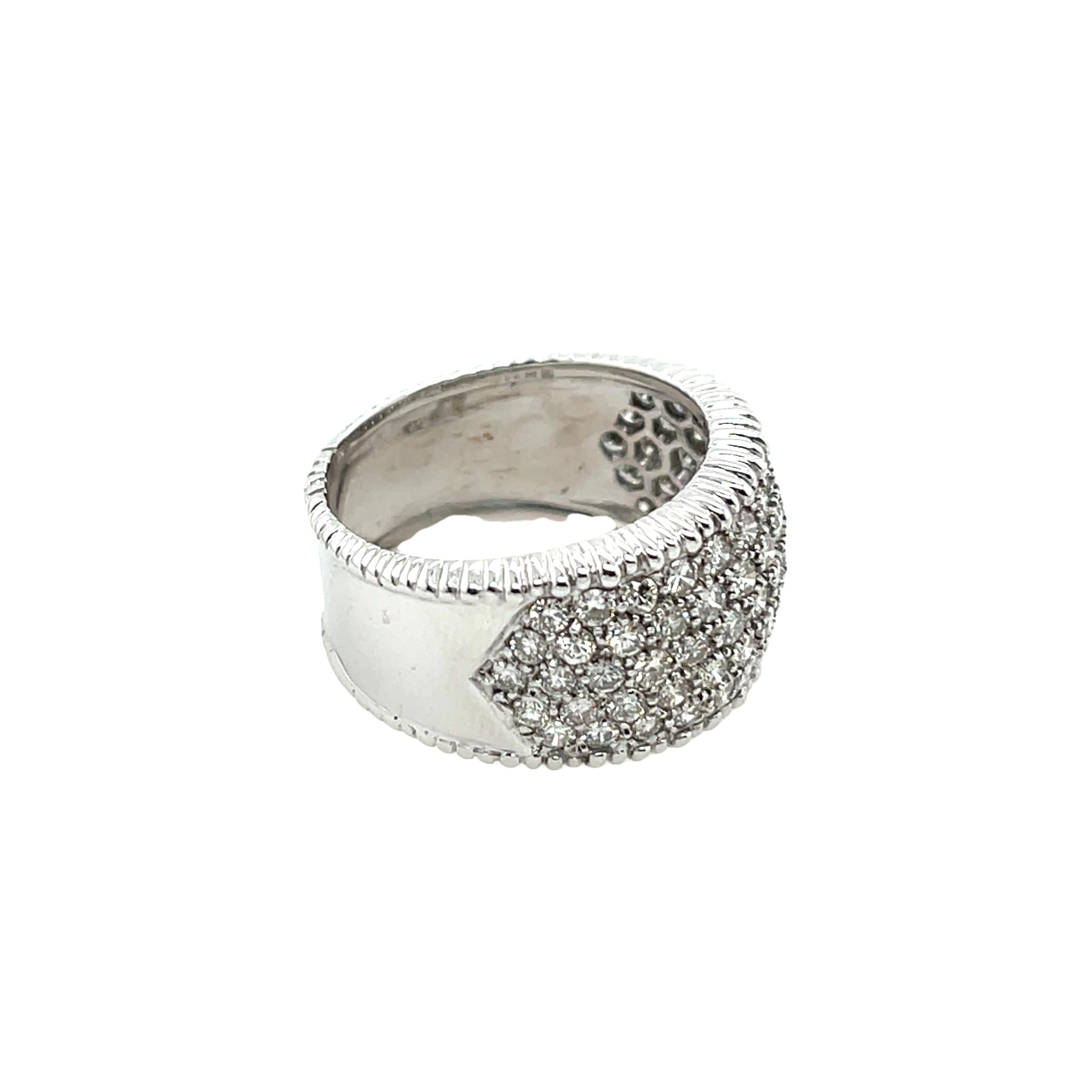 Diamond Dress Ring Set With 1.50ct Natural Diamonds, In 18ct White Gold For Sale 2