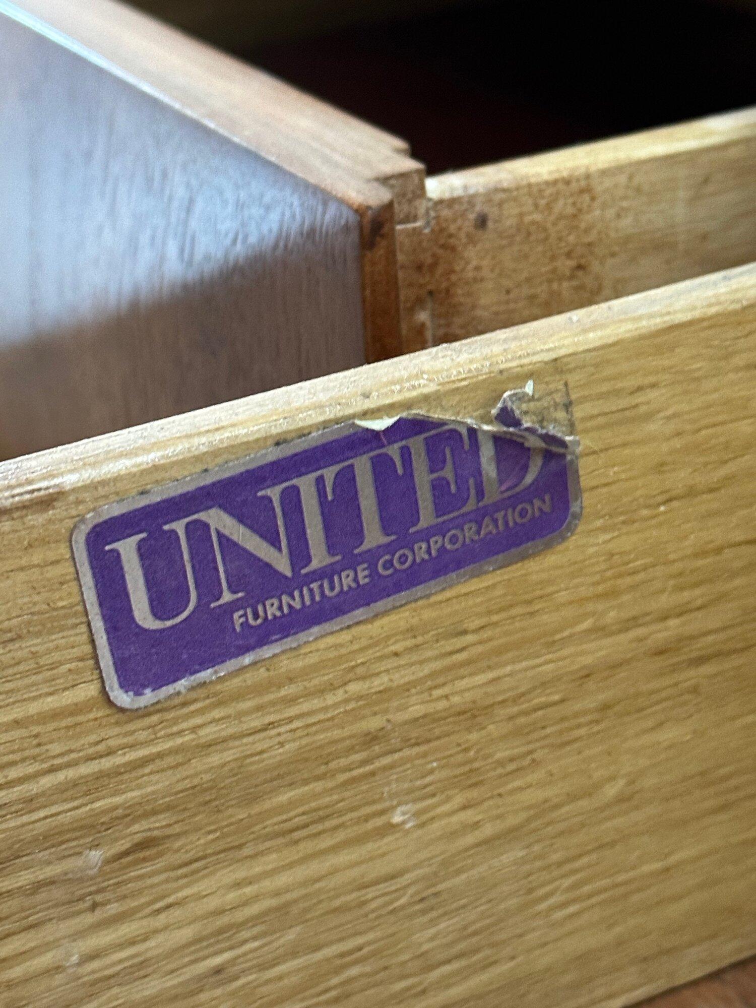 Diamond dresser by United Furniture In Good Condition For Sale In Los Angeles, CA