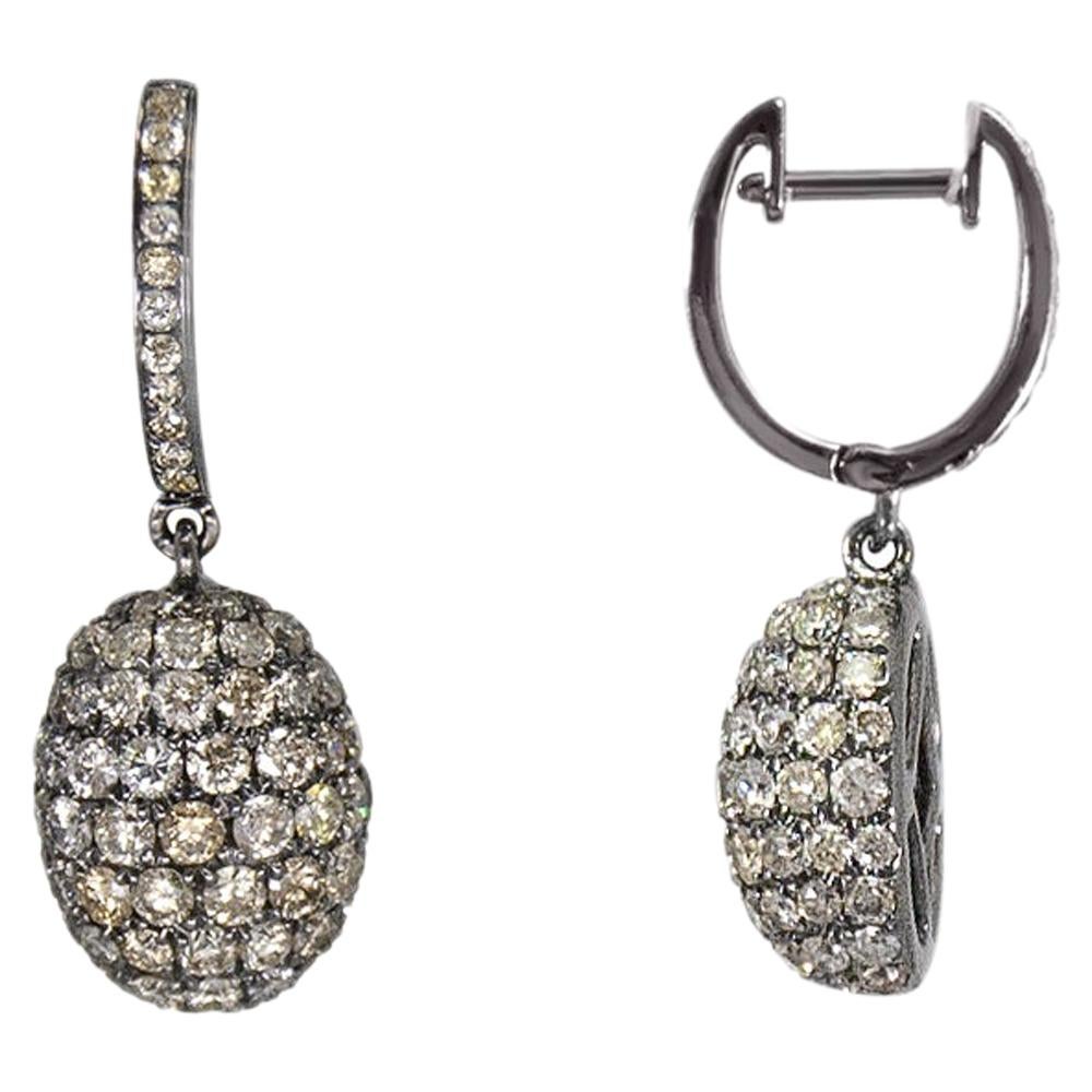 Diamond Drop Dangle Hanging Earrings in 18 Karat Gold For Sale