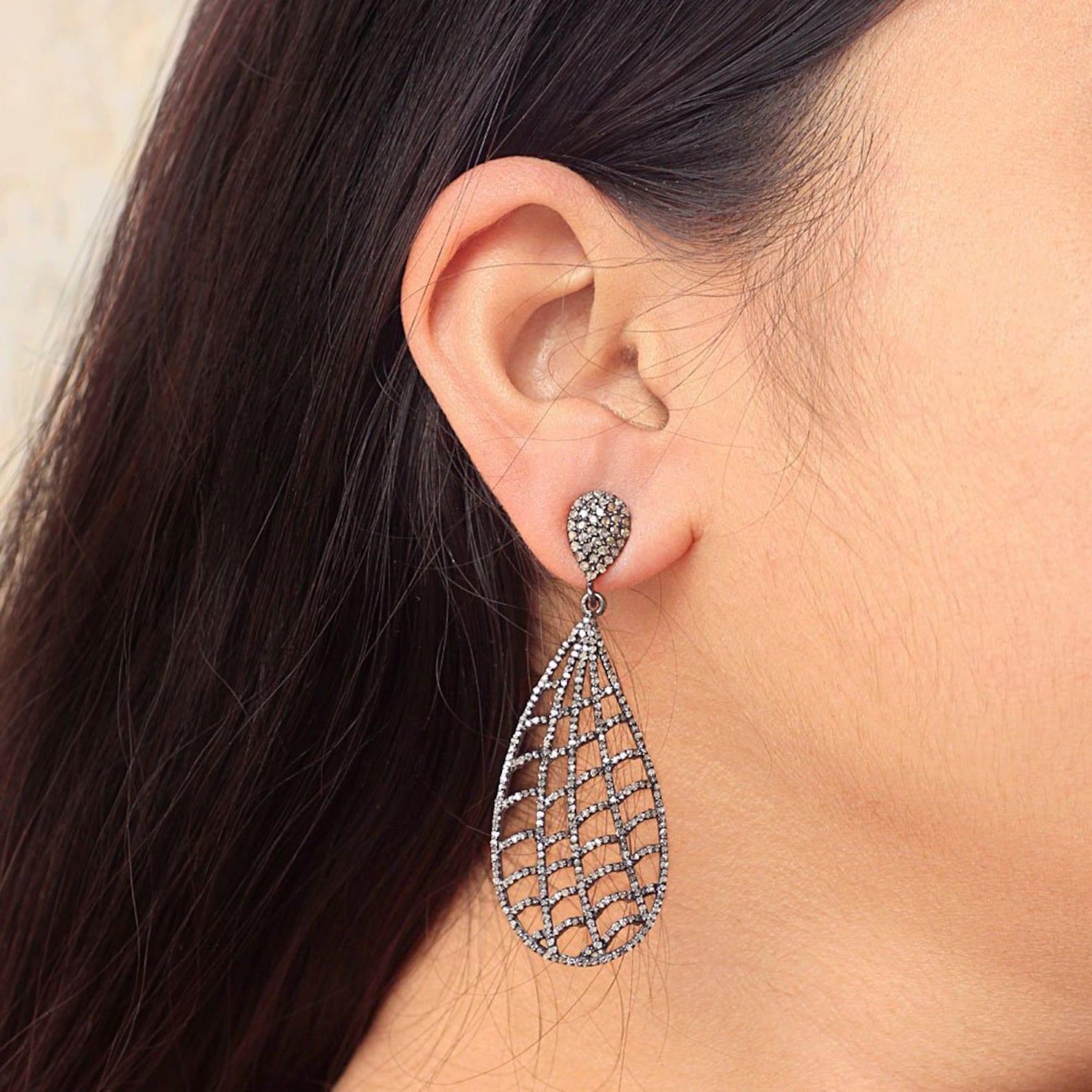 Boucles d'oreilles pendantes avec diamants A Silver Boucles d'oreilles pendantes de mariage Cadeau pour Elle en vente 1