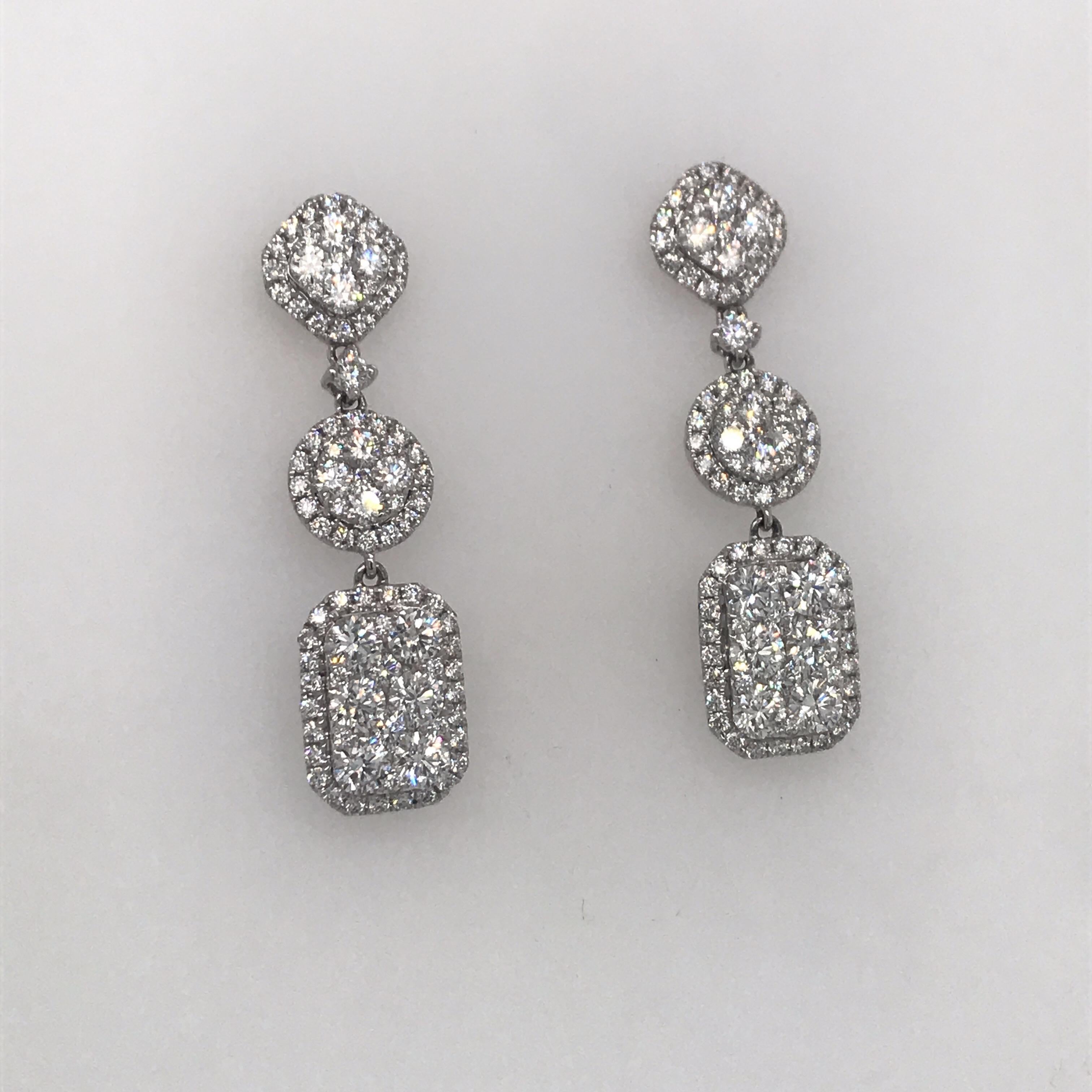 Contemporary Diamond Drop Earrings 4.35 Carat 18 Karat White Gold For Sale