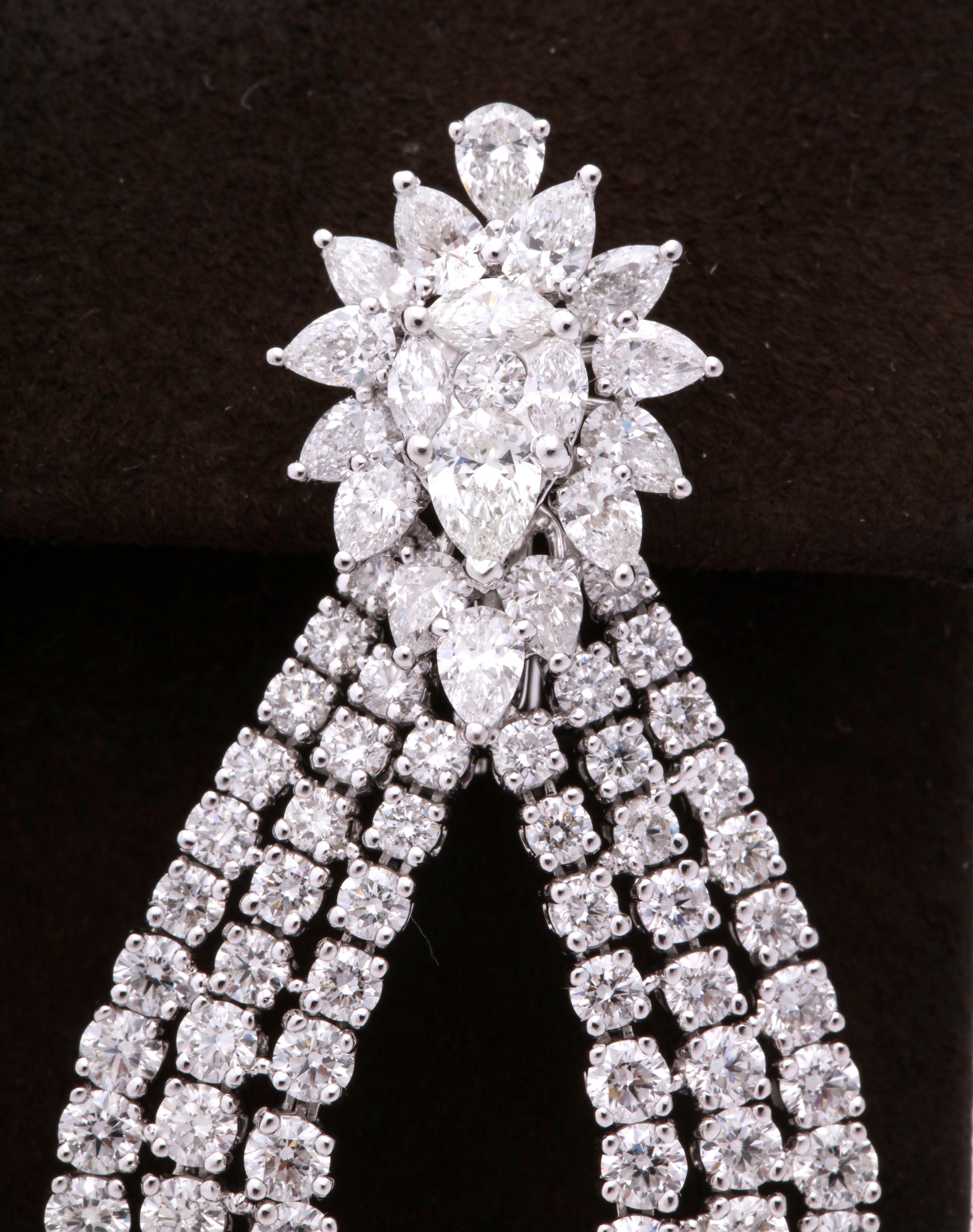 Diamond Drop Earrings In New Condition For Sale In New York, NY
