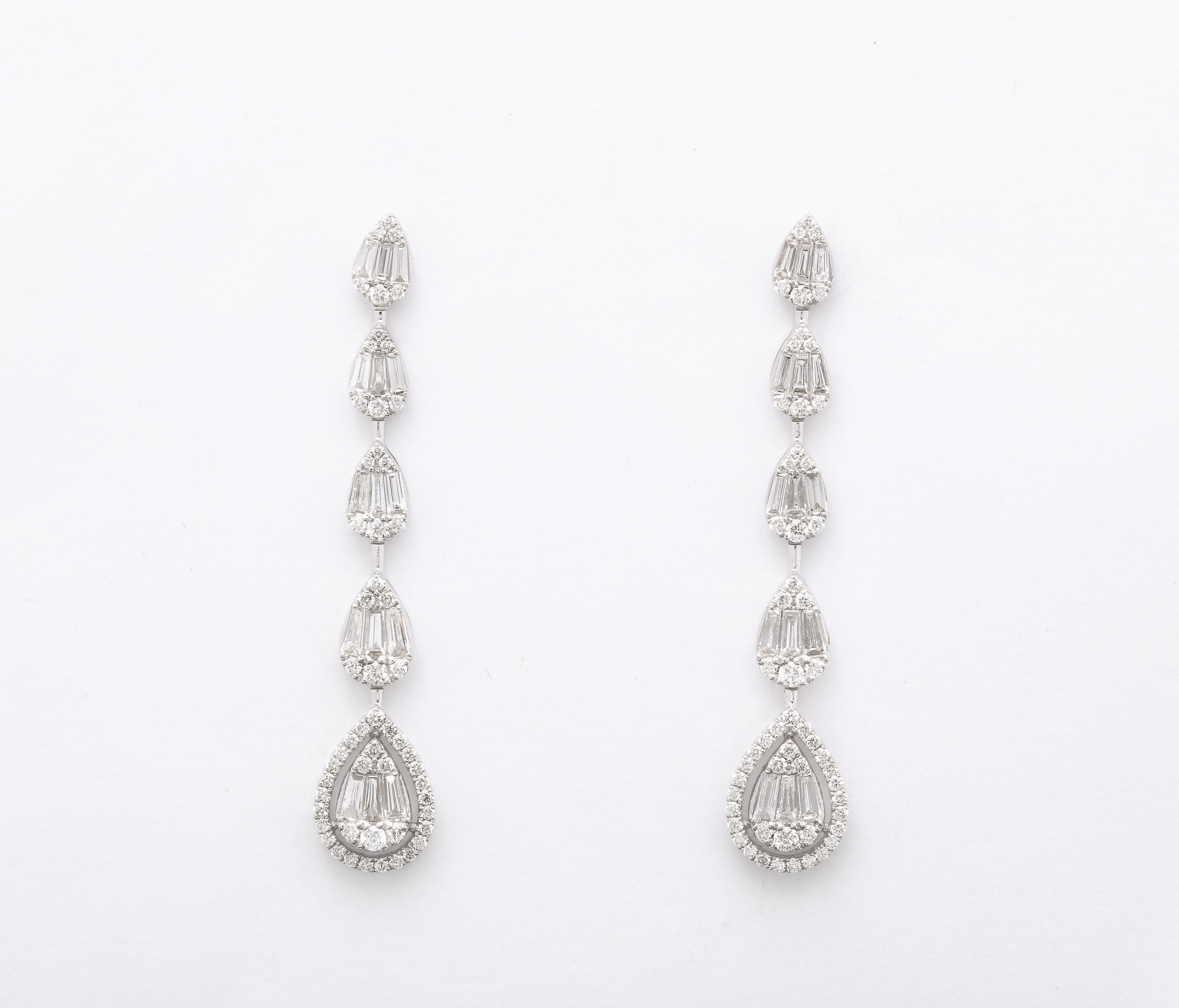 Baguette Cut Diamond Drop Earrings For Sale