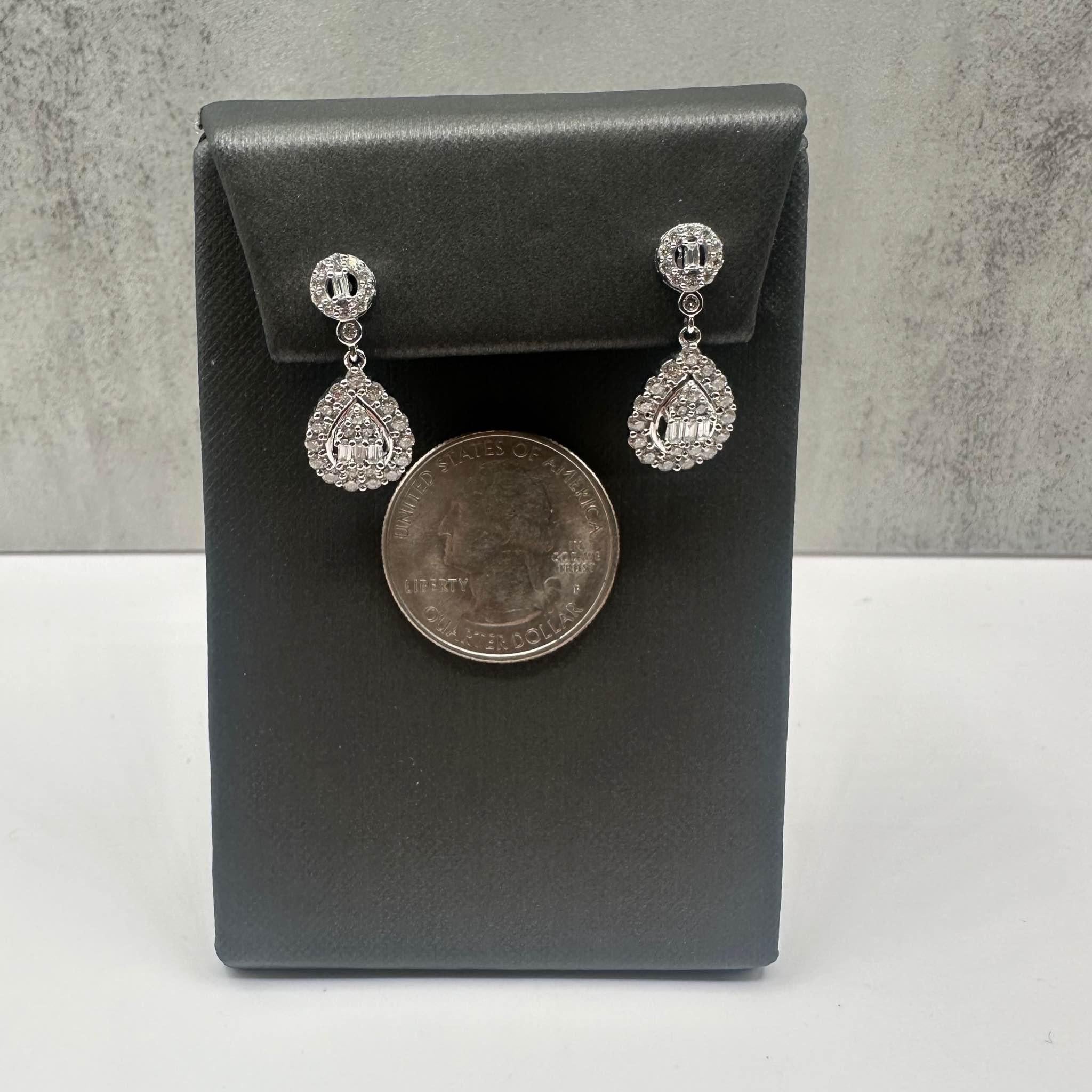 Diamond Drop Earrings in 10kt White Gold - 1ctw GH SI Baguette & Round Diamonds In New Condition For Sale In West Hempstead, NY