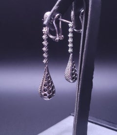 Diamanttropfen-Ohrringe aus 18 Karat Weißgold