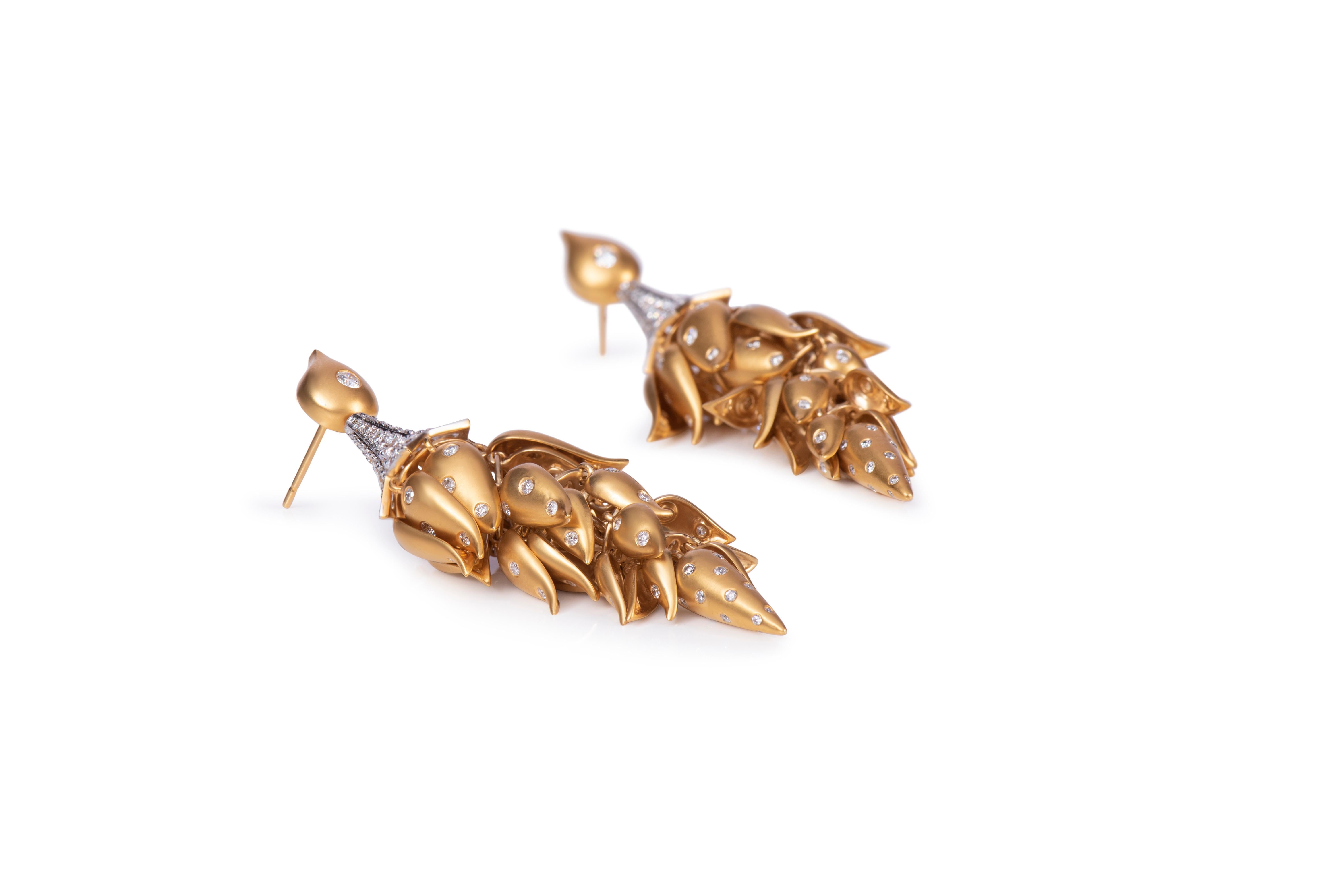 Diamond  18K Gold Drop Hanging Earring