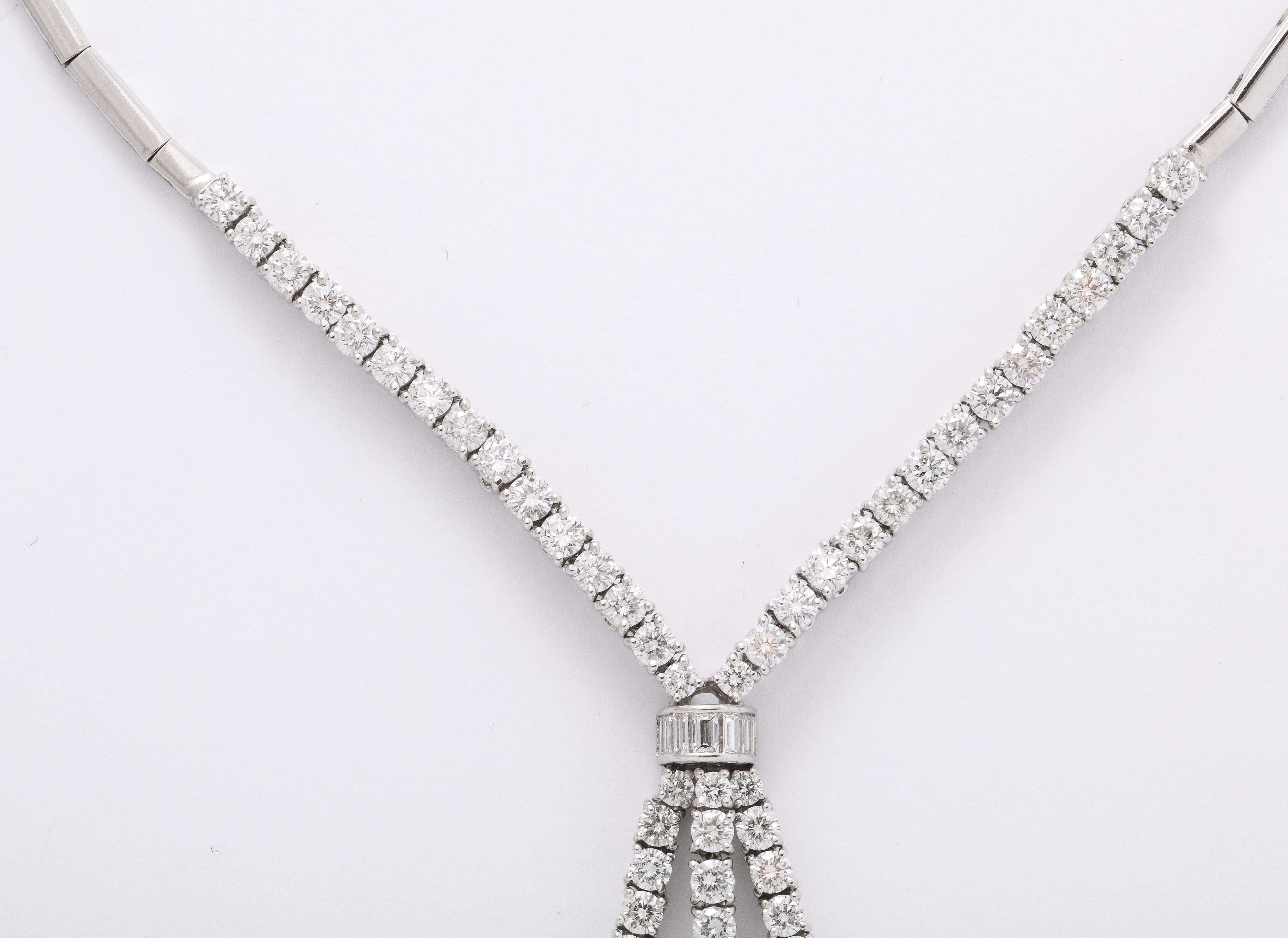 Diamond Drop Necklace In New Condition For Sale In New York, NY