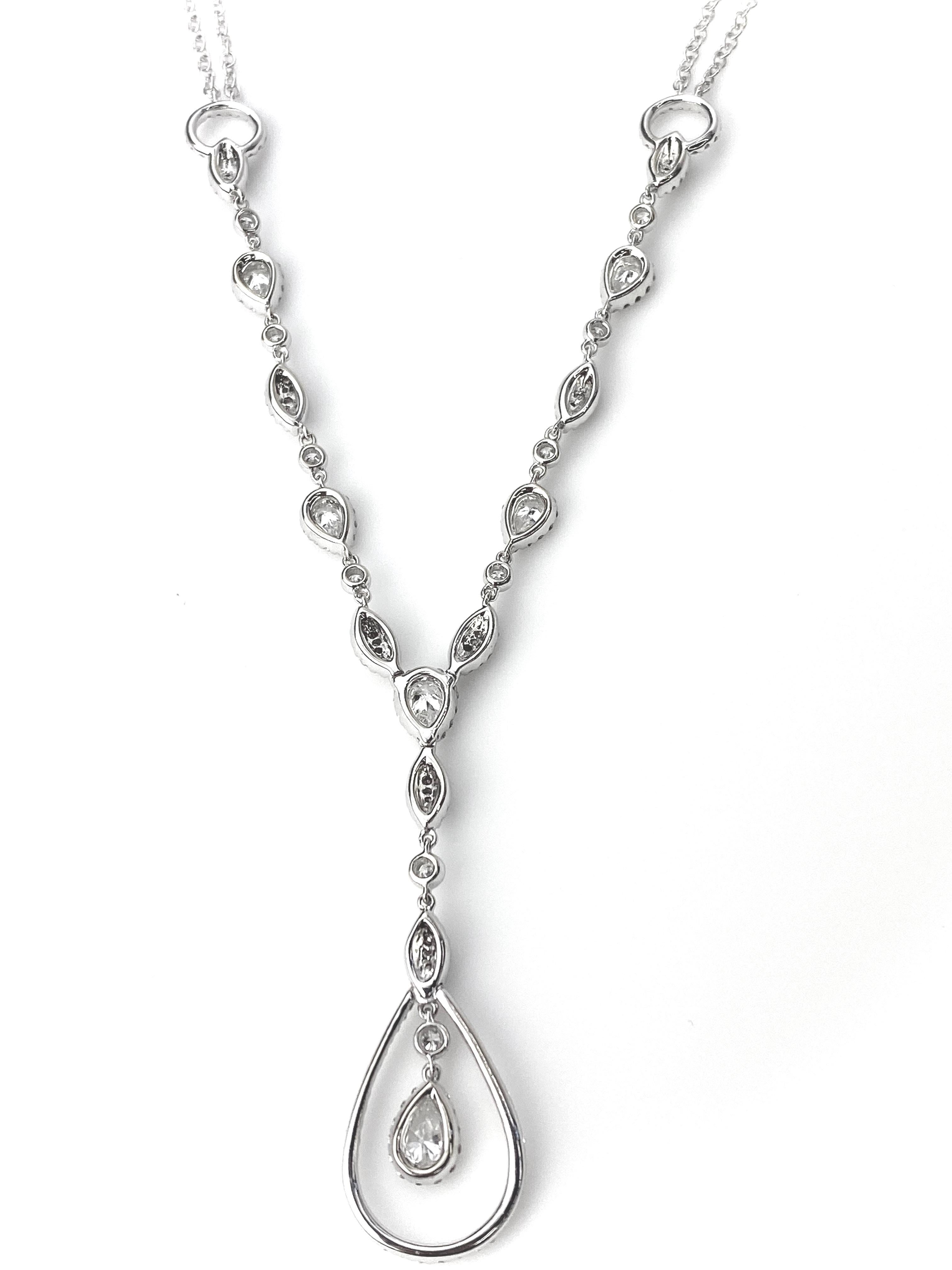 Diamond Drop Pear Cut Diamond Necklace with Marquise and Round Cut Details In New Condition For Sale In Toronto, Ontario