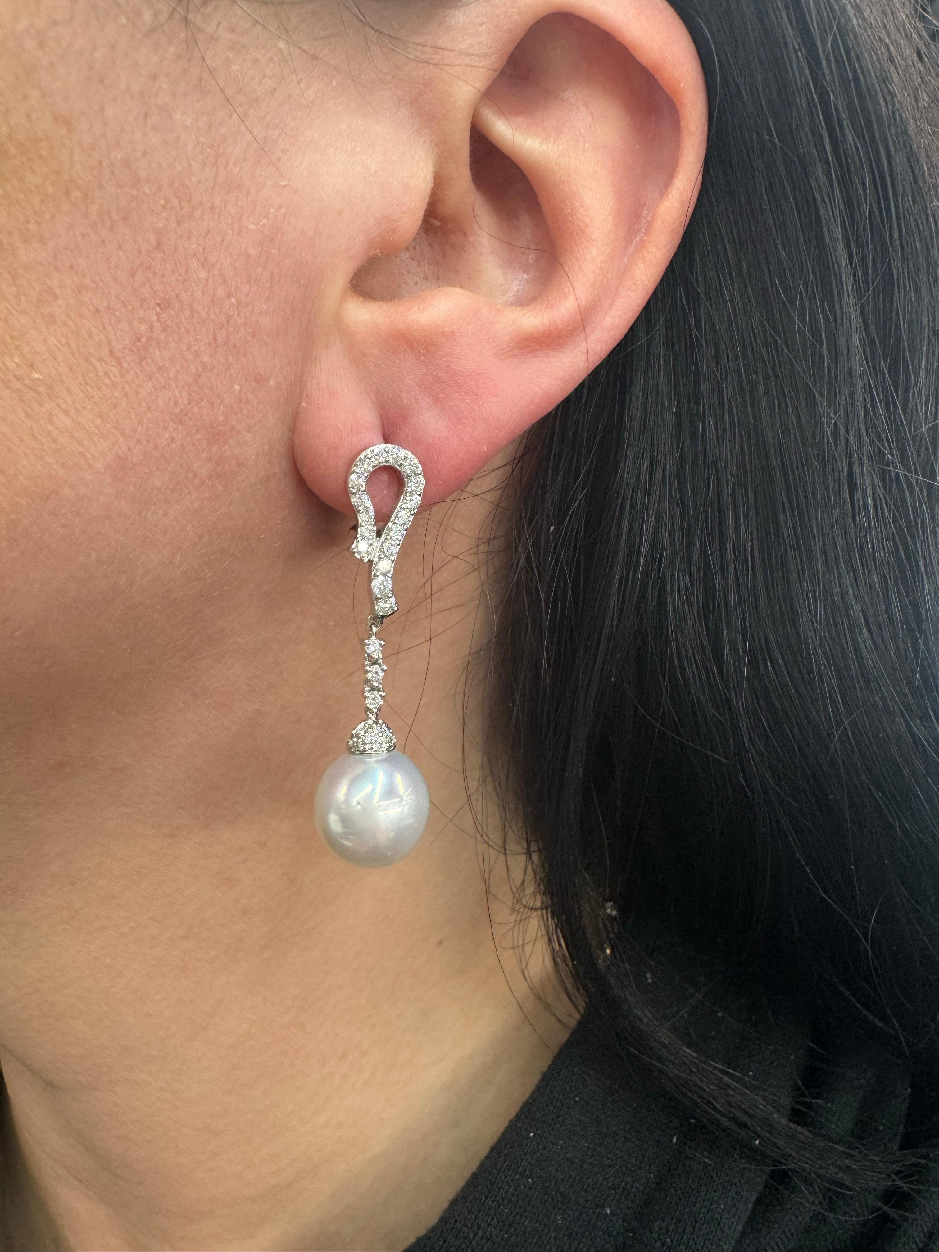 Contemporaneo Orecchini a goccia con diamante e perla dei mari del sud 0,91 carati 11-12 mm in oro 18KT in vendita