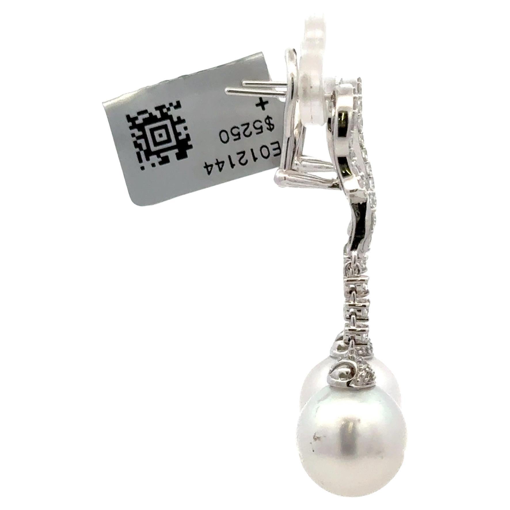 Taglio rotondo Orecchini a goccia con diamante e perla dei mari del sud 0,91 carati 11-12 mm in oro 18KT in vendita