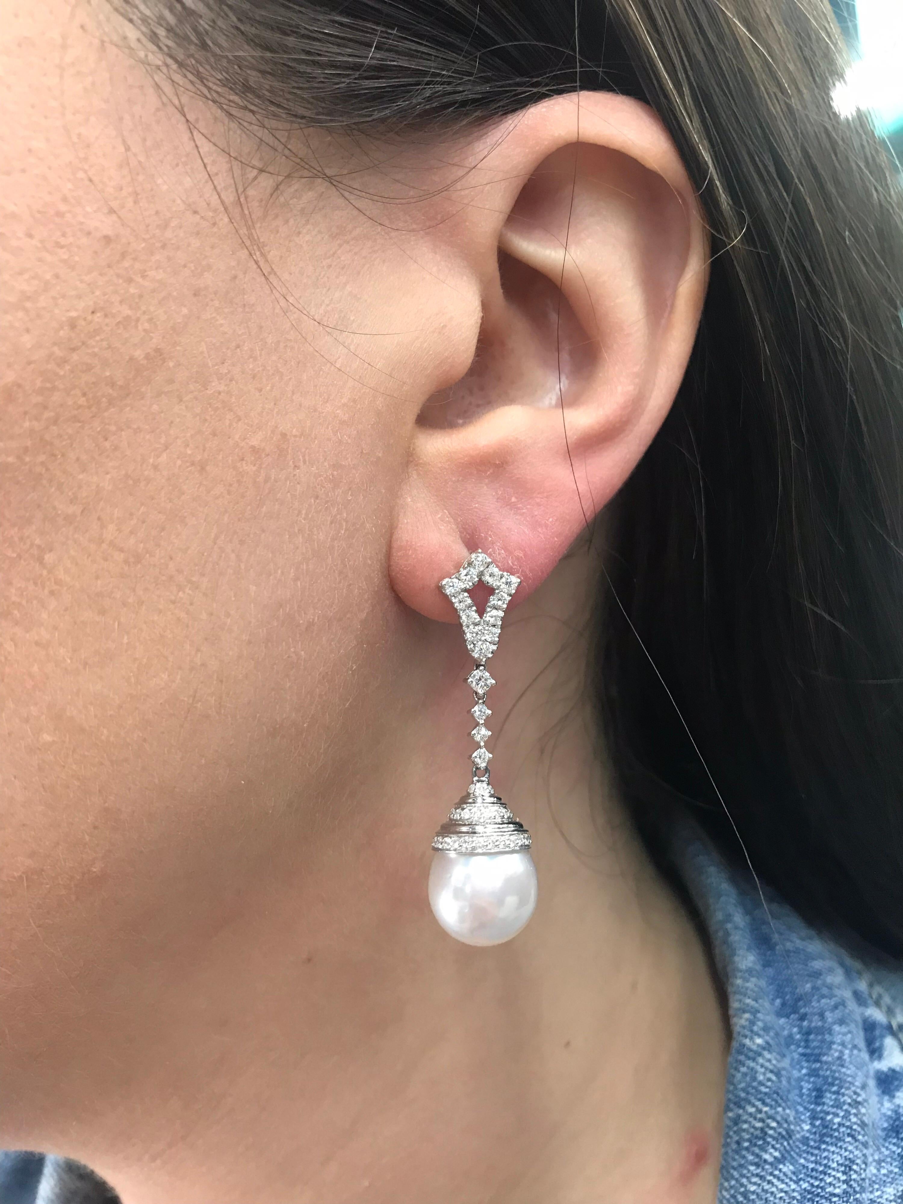 Round Cut Diamond Drop South Sea Pearl Earrings 0.90 Carat 18 Karat White Gold For Sale