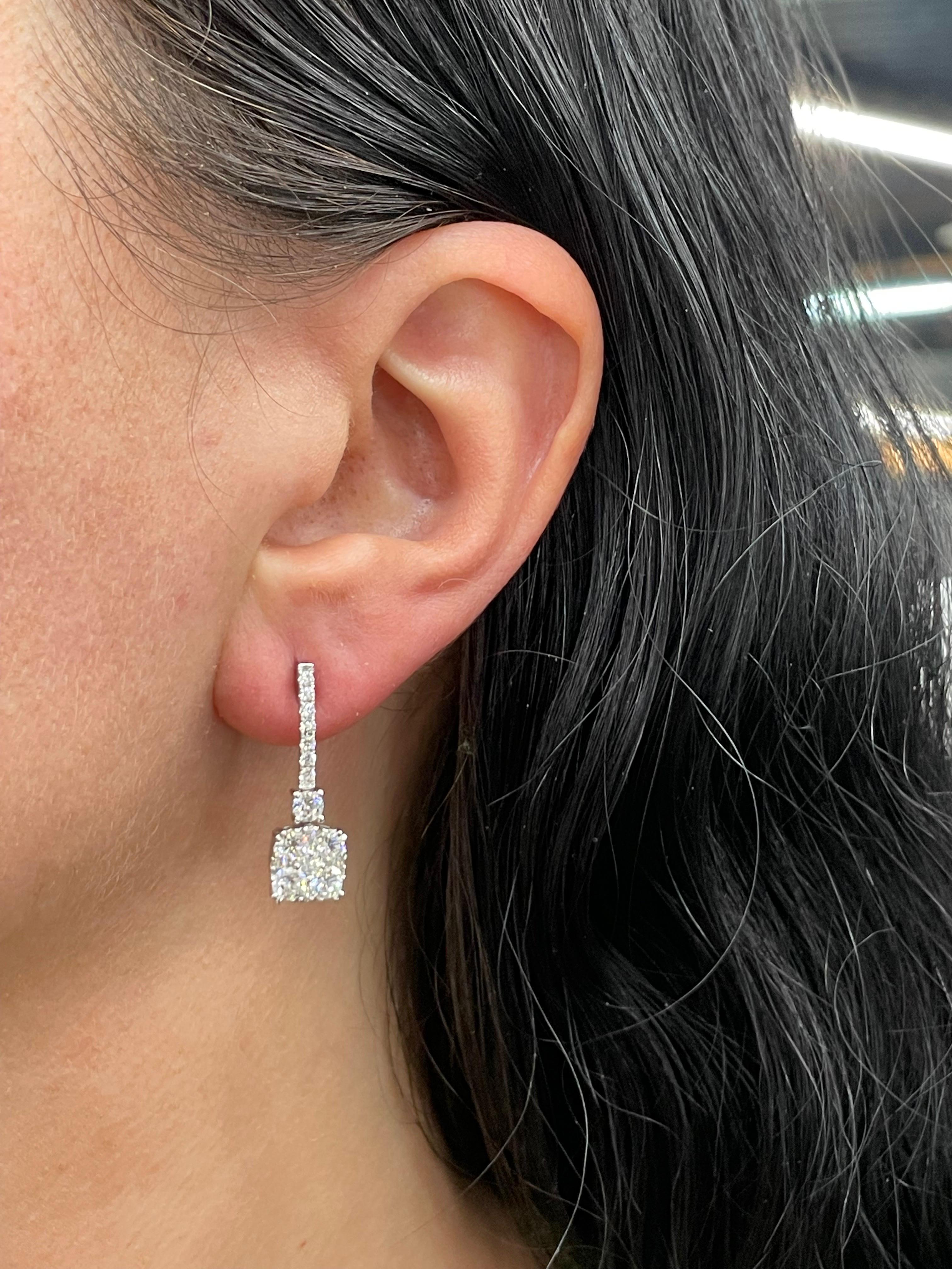 Round Cut Diamond Drop Square Earrings 2 Carats 18 Karat White Gold 4 Grams For Sale