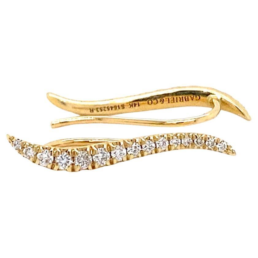 Diamond Ear Climber Curves, 0.25 Carats, Climb Drop EG12939 For Sale