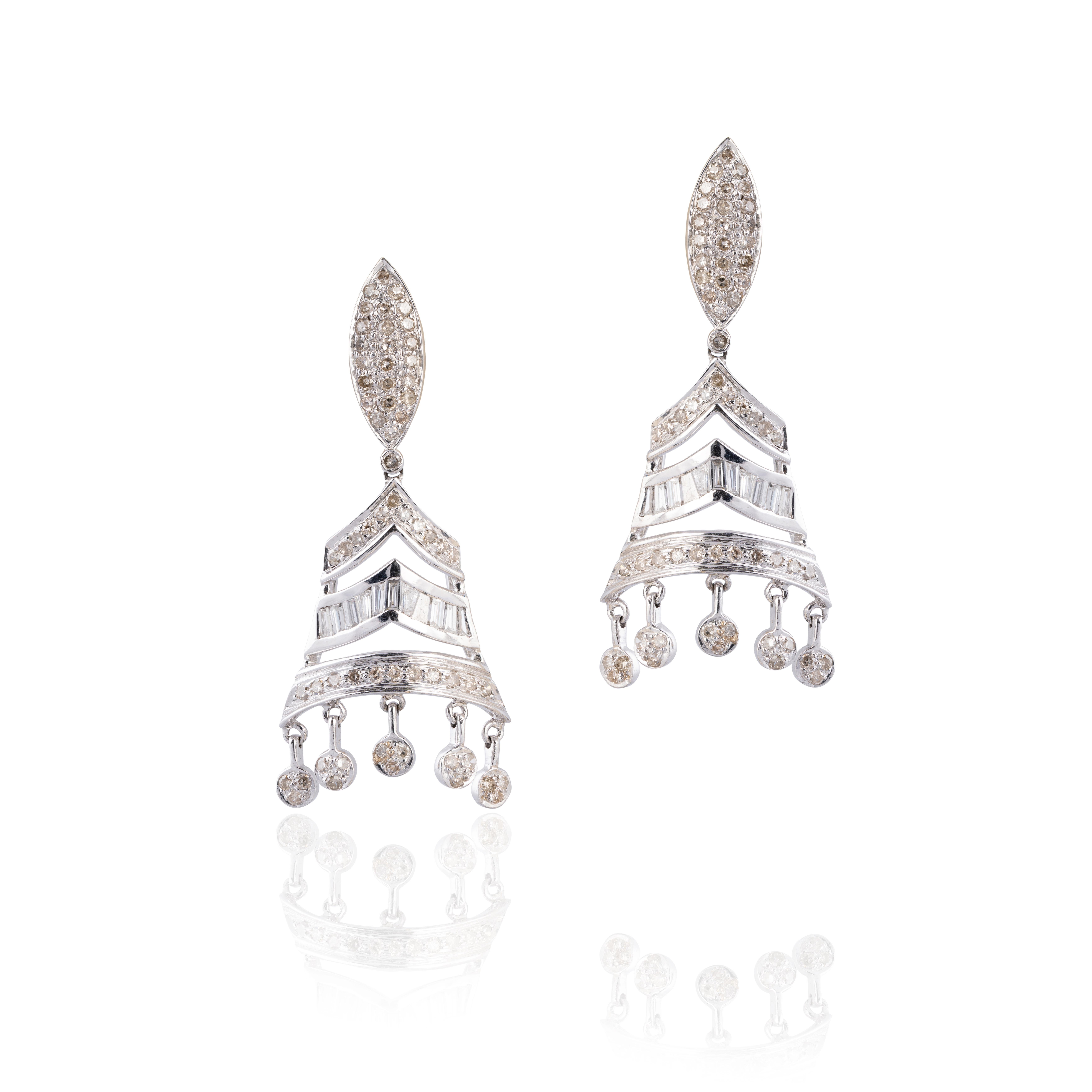 Diamond Earring in 18k gold In New Condition For Sale In New York, NY