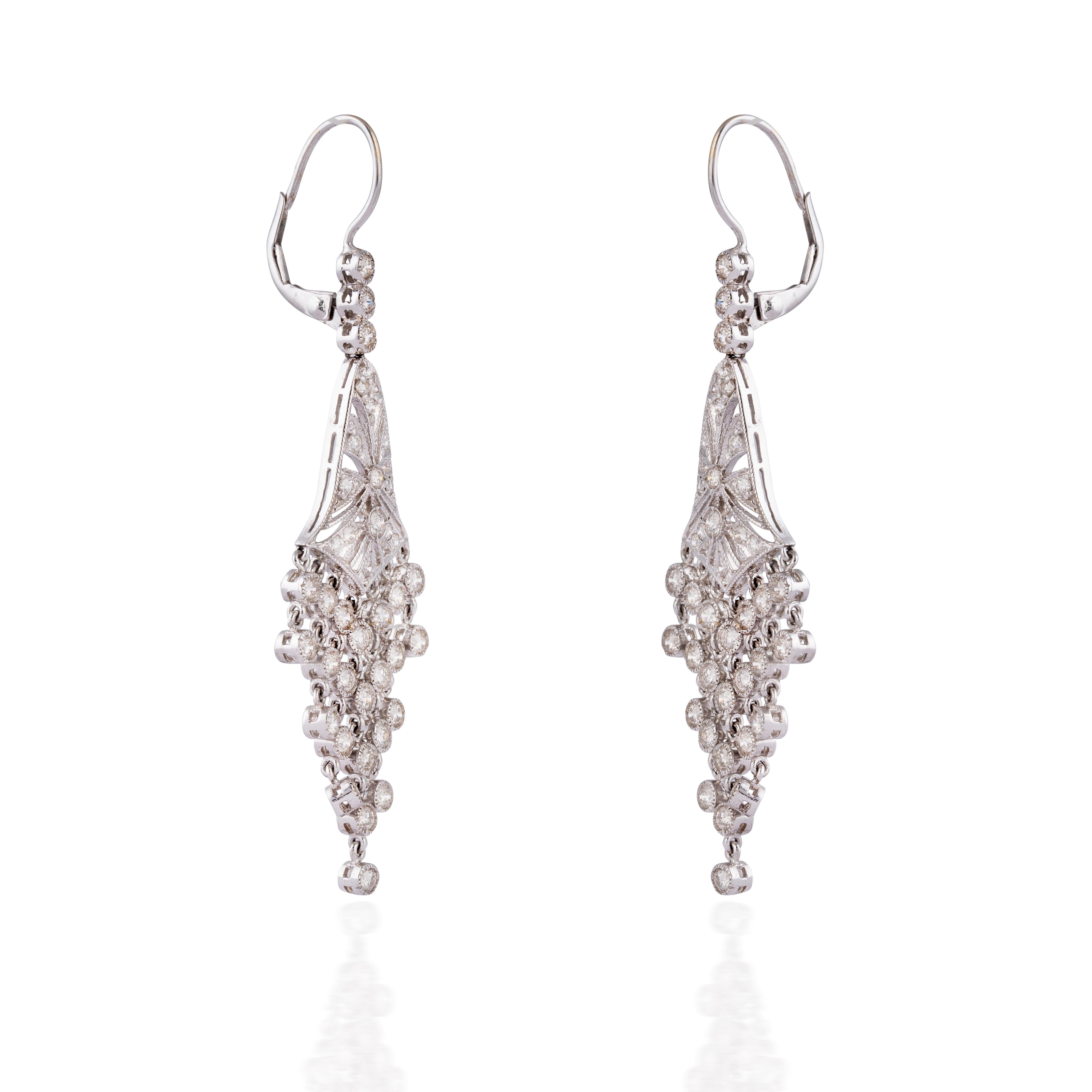 Antique Cushion Cut Diamond Earring in 18k gold For Sale