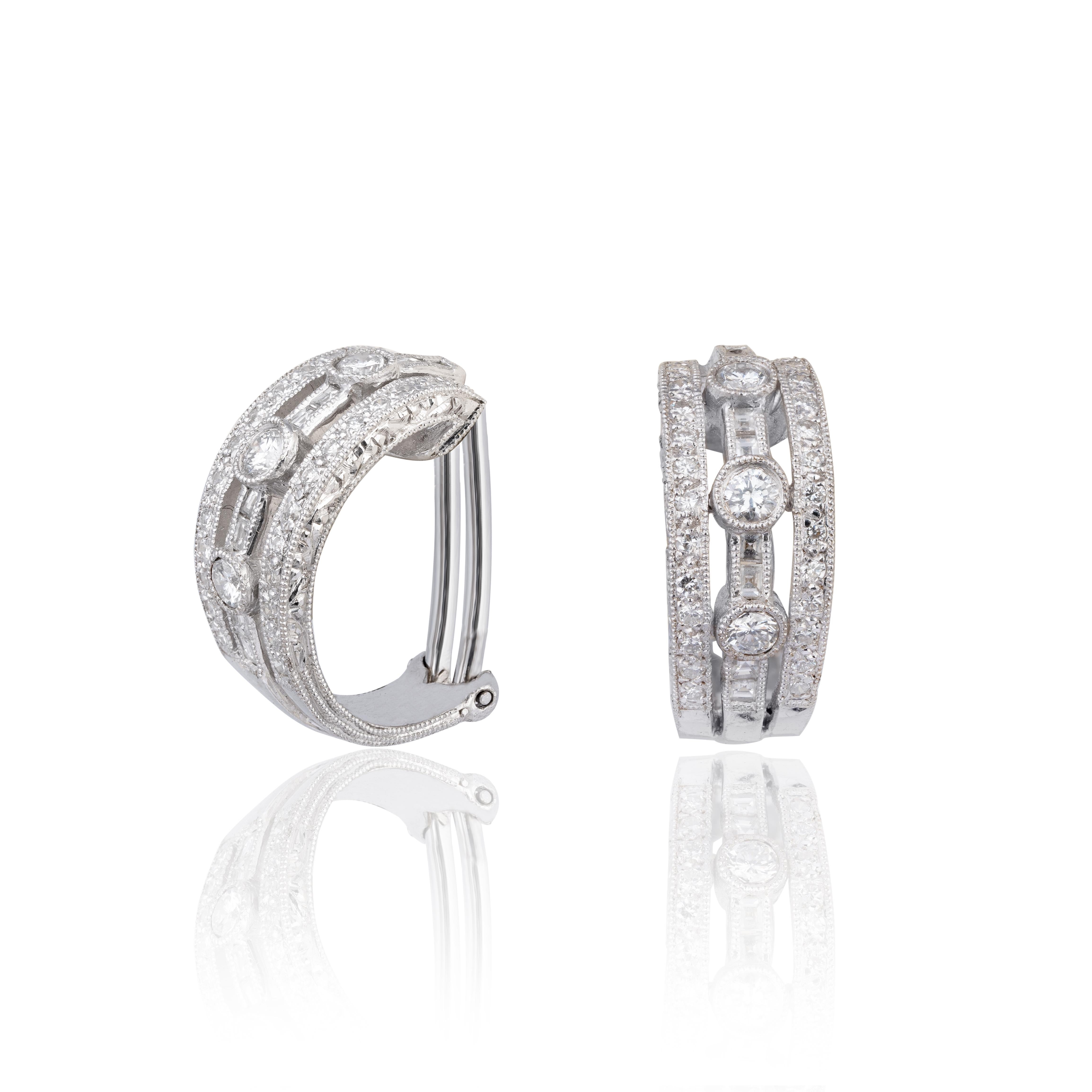 Pendiente de diamantes en oro de 18 quilates en Nuevo estado para la venta en New York, NY