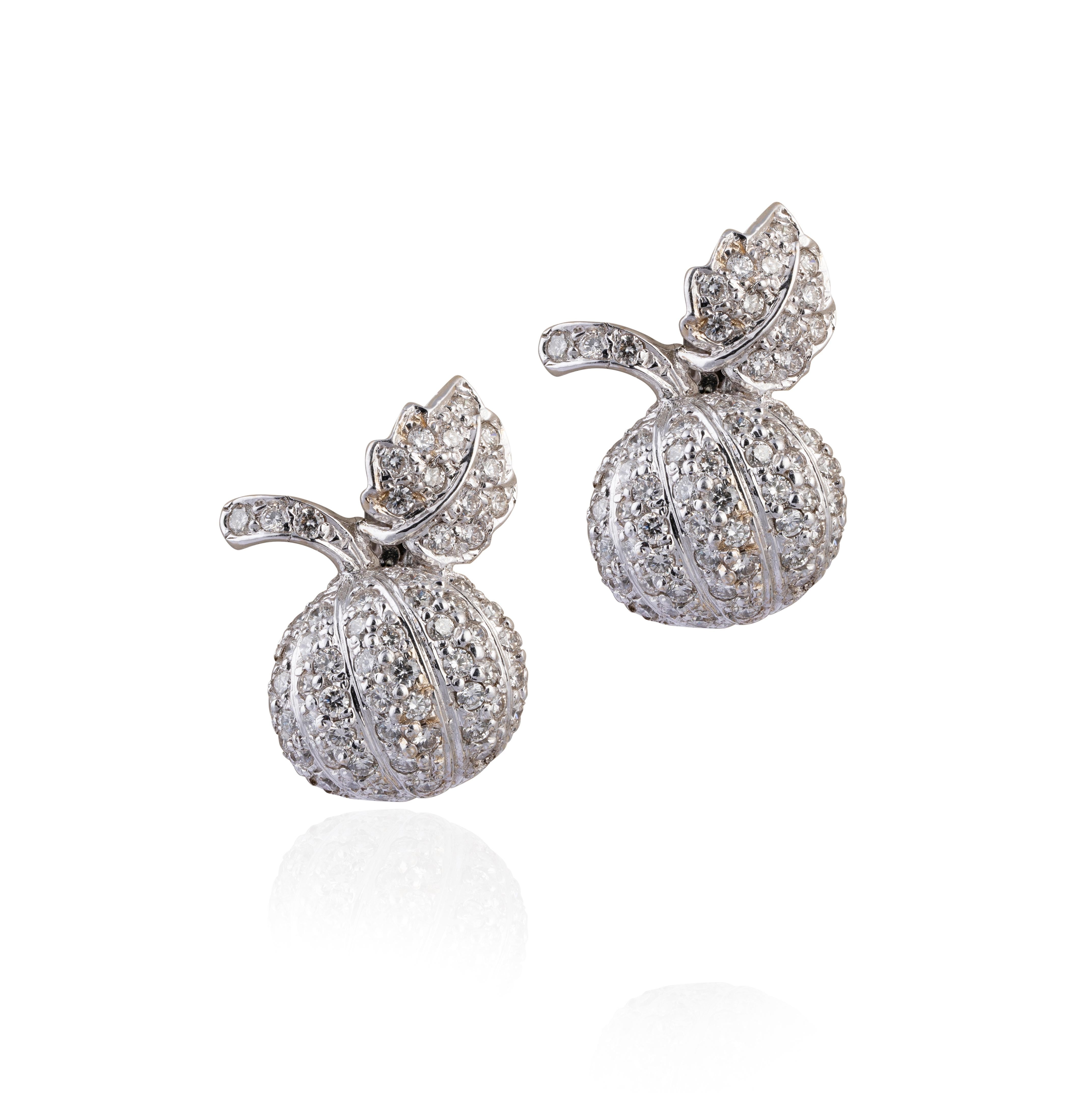 Women's Diamond Earring in 18k gold  For Sale