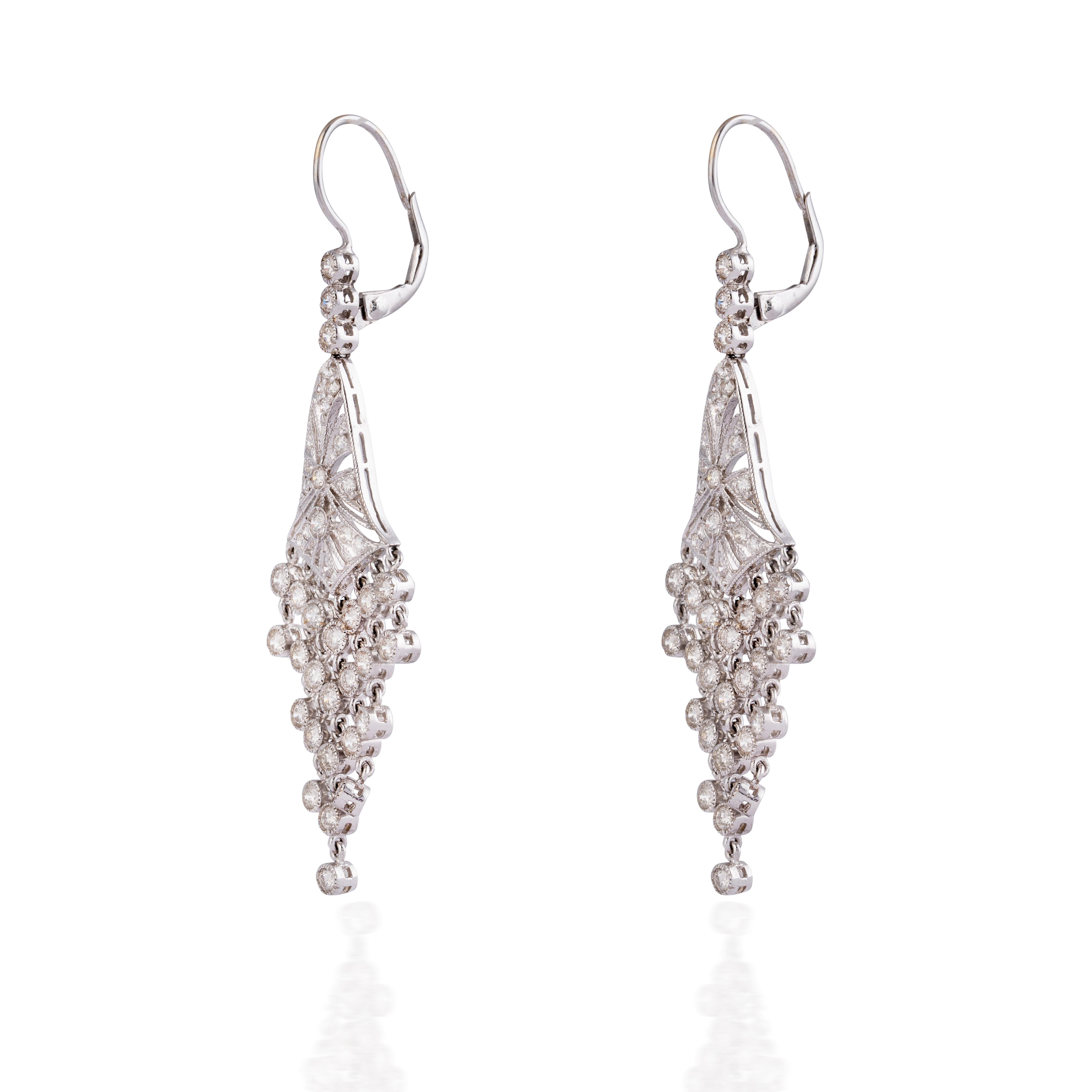 Diamond Earring in 18k gold In New Condition For Sale In New York, NY