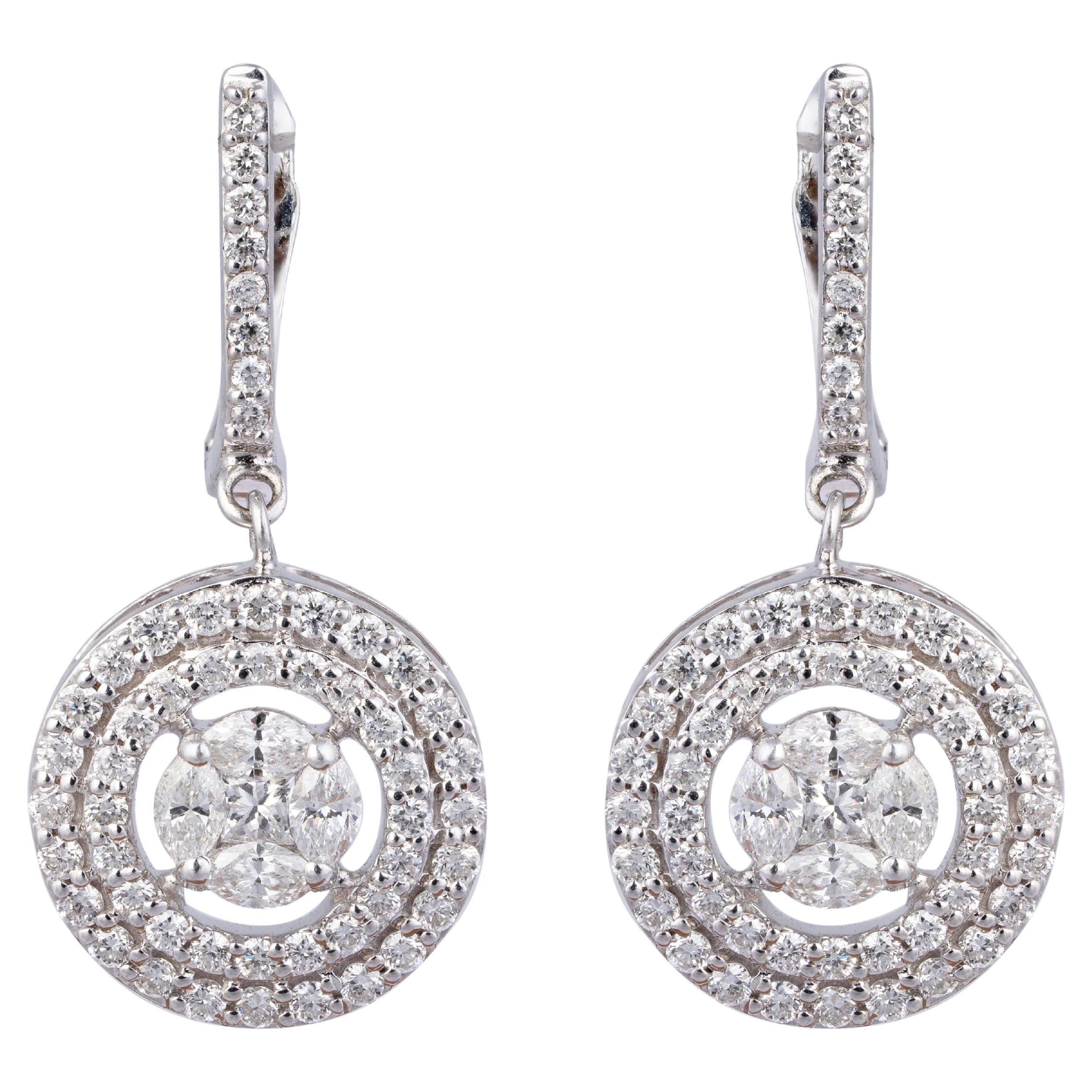 Diamond Earring in 18k gold  For Sale