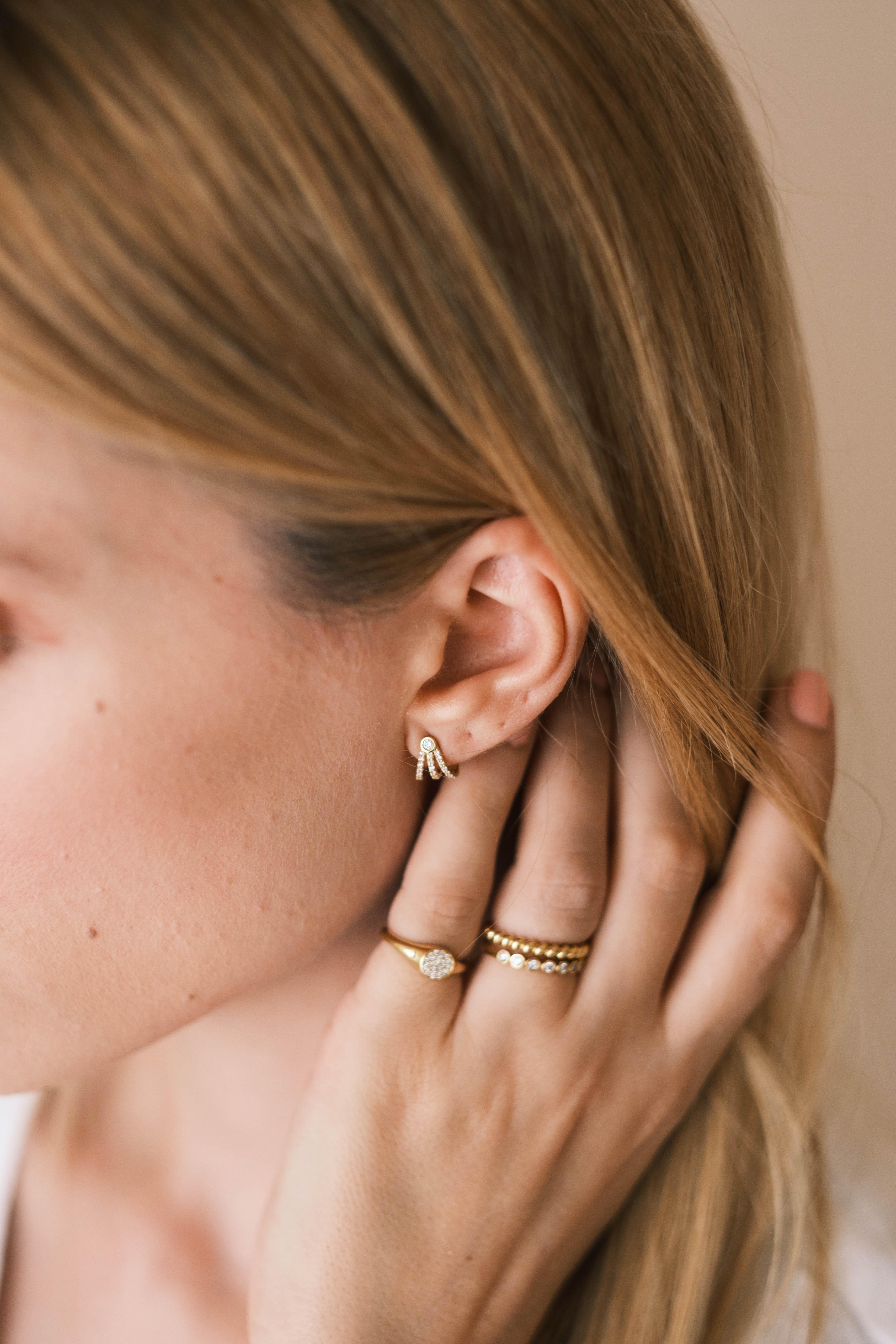 Women's or Men's Diamond earrings 0.27cts, 18K Gold For Sale