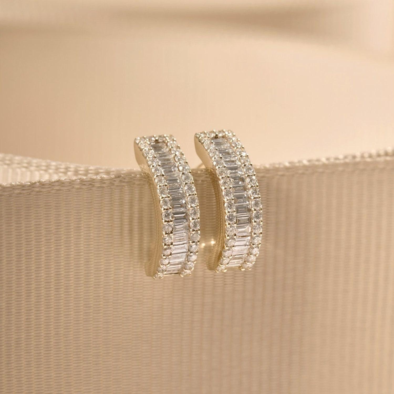 Diamond Earrings / 14k Gold Baguette and Round Diamond Micro Pave Earrings In New Condition For Sale In Jaipur, RJ