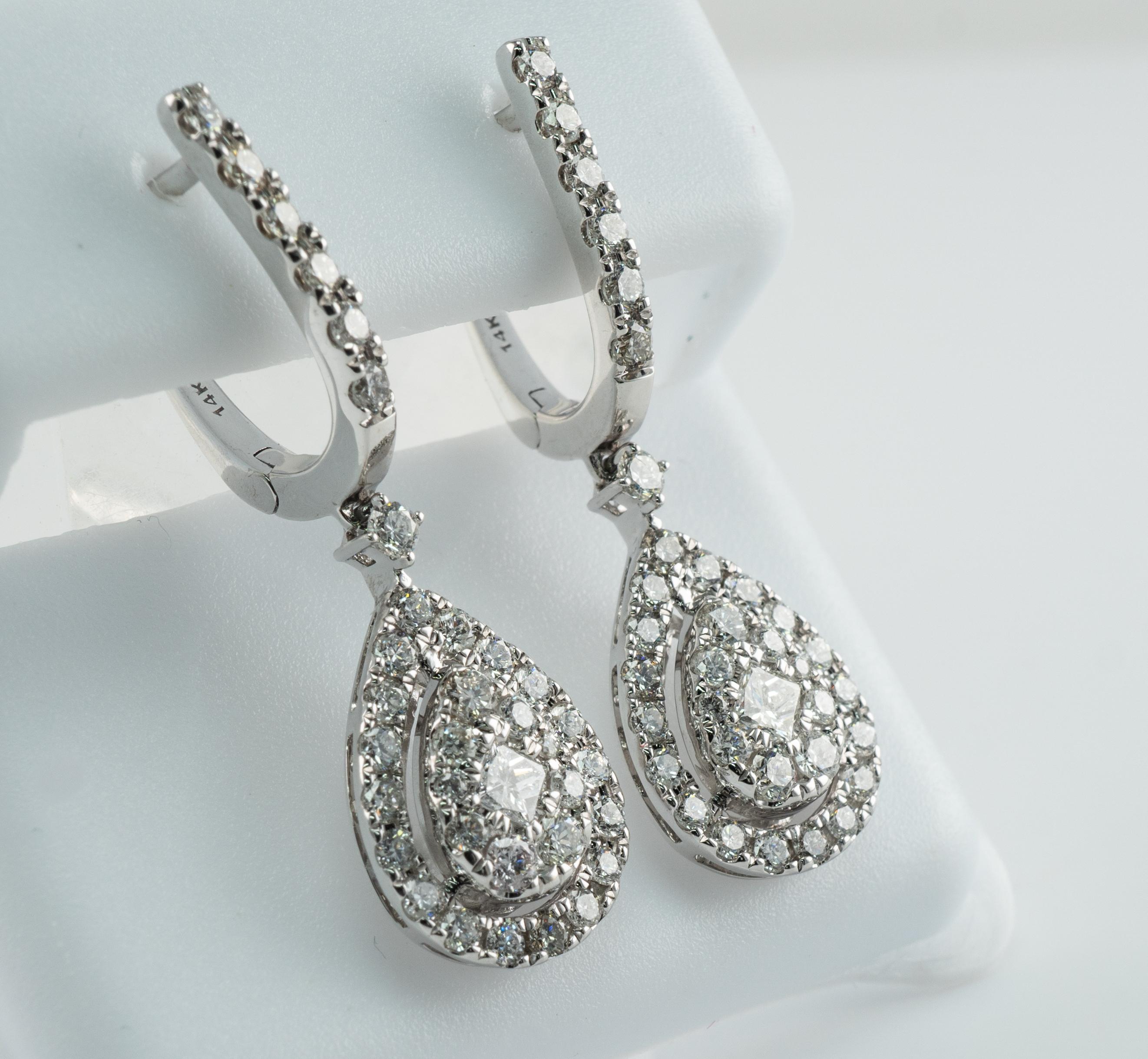 Taglio rotondo Orecchini con diamanti in oro bianco 14K a forma di goccia 1,82 TDW in vendita