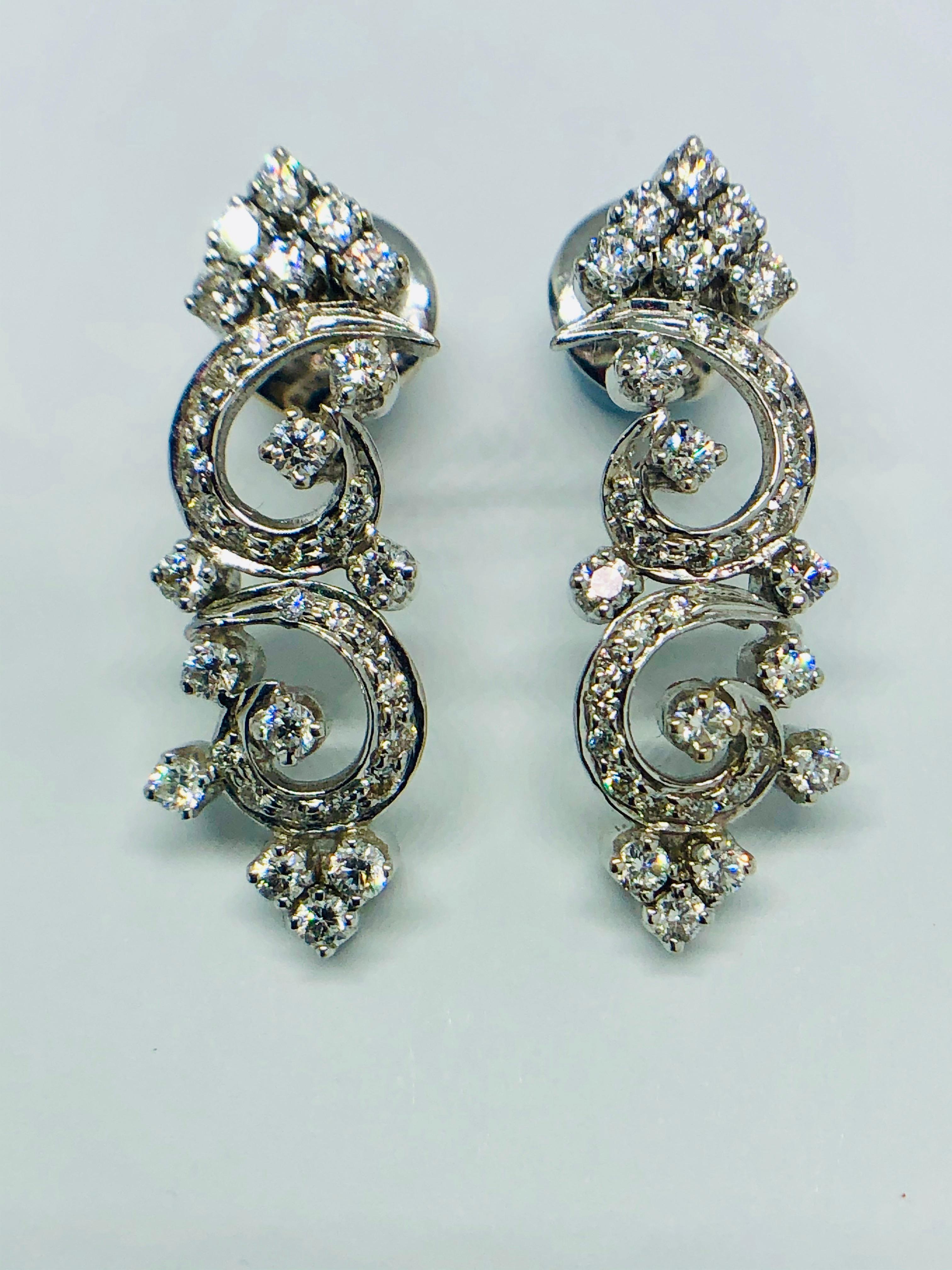 Art Deco Style Diamond Earrings 18 Carat White Gold In Good Condition In London, GB