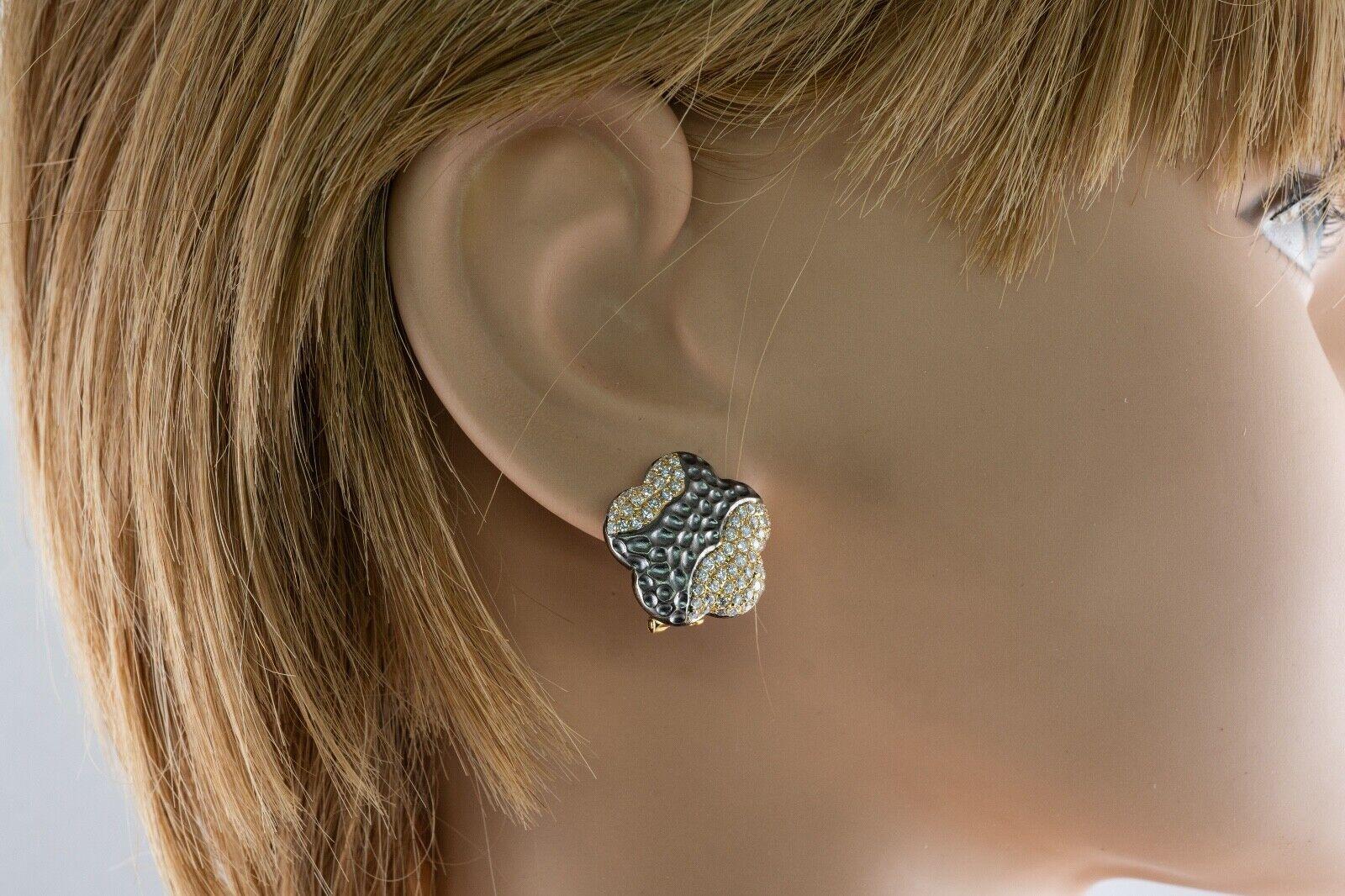 Diamant-Ohrringe 18K Gold gestempelte BA Blume Omega mit Diamanten im Angebot 2