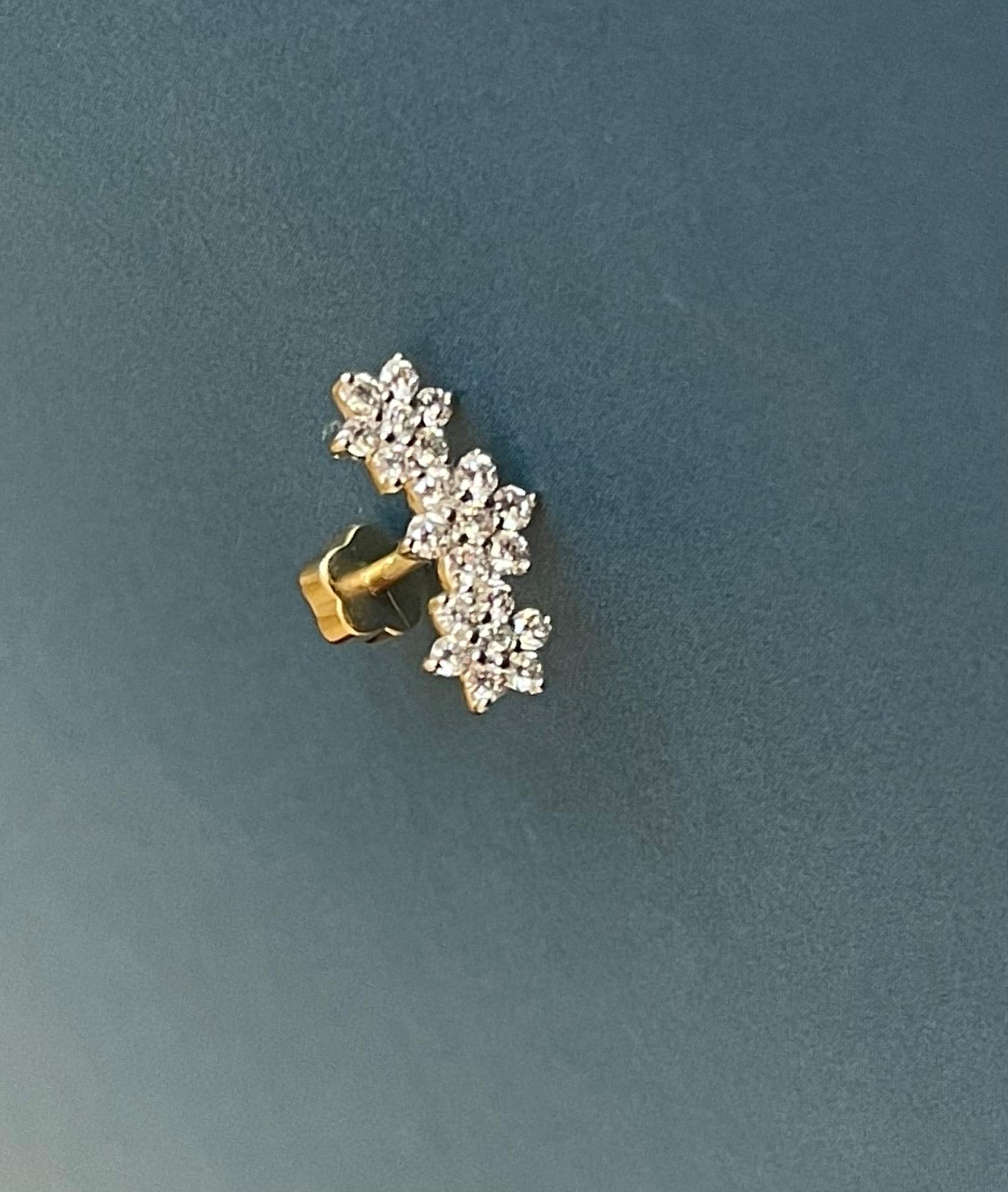 Women's Diamond Earrings Cartilage Stud in 9ct Yellow Gold Daisy Flower 0.23ct piercings For Sale