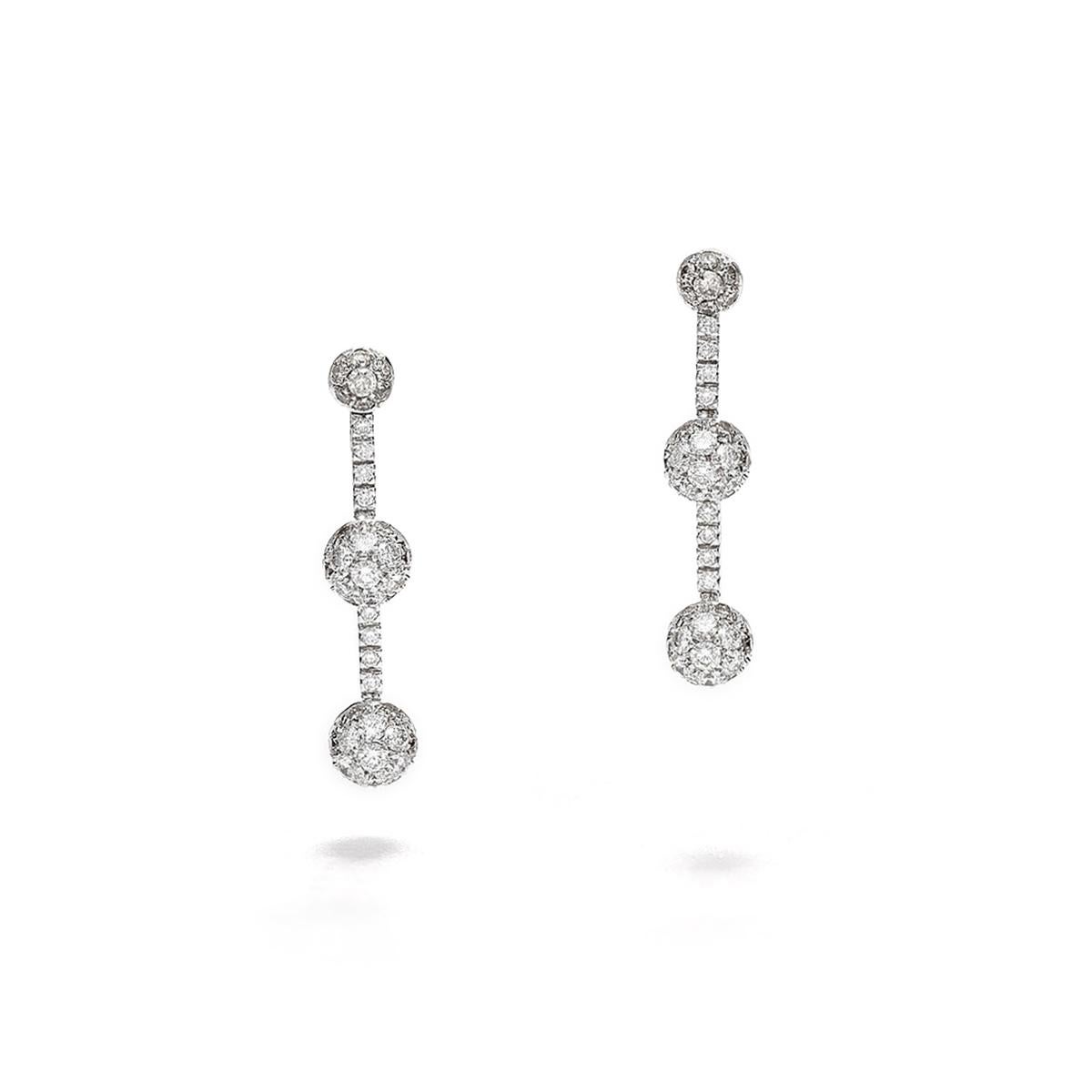 Boucles d'oreilles en or blanc 18 carats serties de 38 diamants bronzés de 0,78 ct et 44 diamants de 0,95 ct