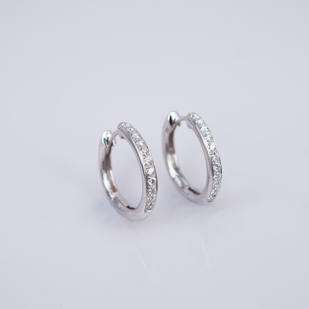 Diamond Earrings Hoop 18 Karat White Gold In New Condition For Sale In Bangkok, TH