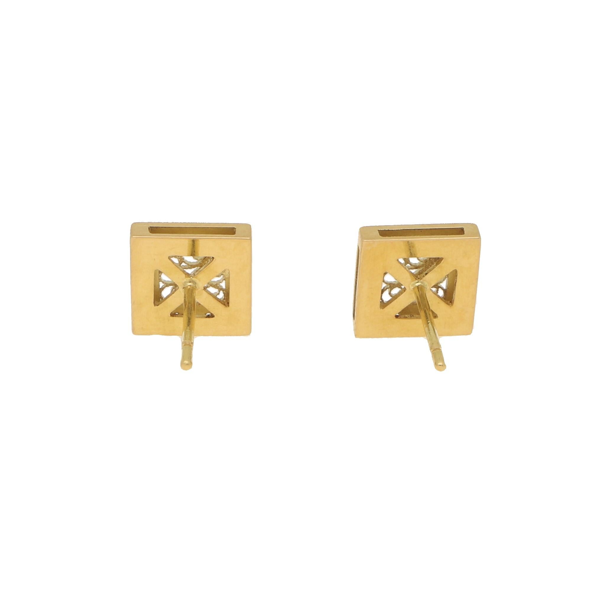 Contemporary Diamond  Earrings in 18 Carat Yellow Gold Filigree For Sale