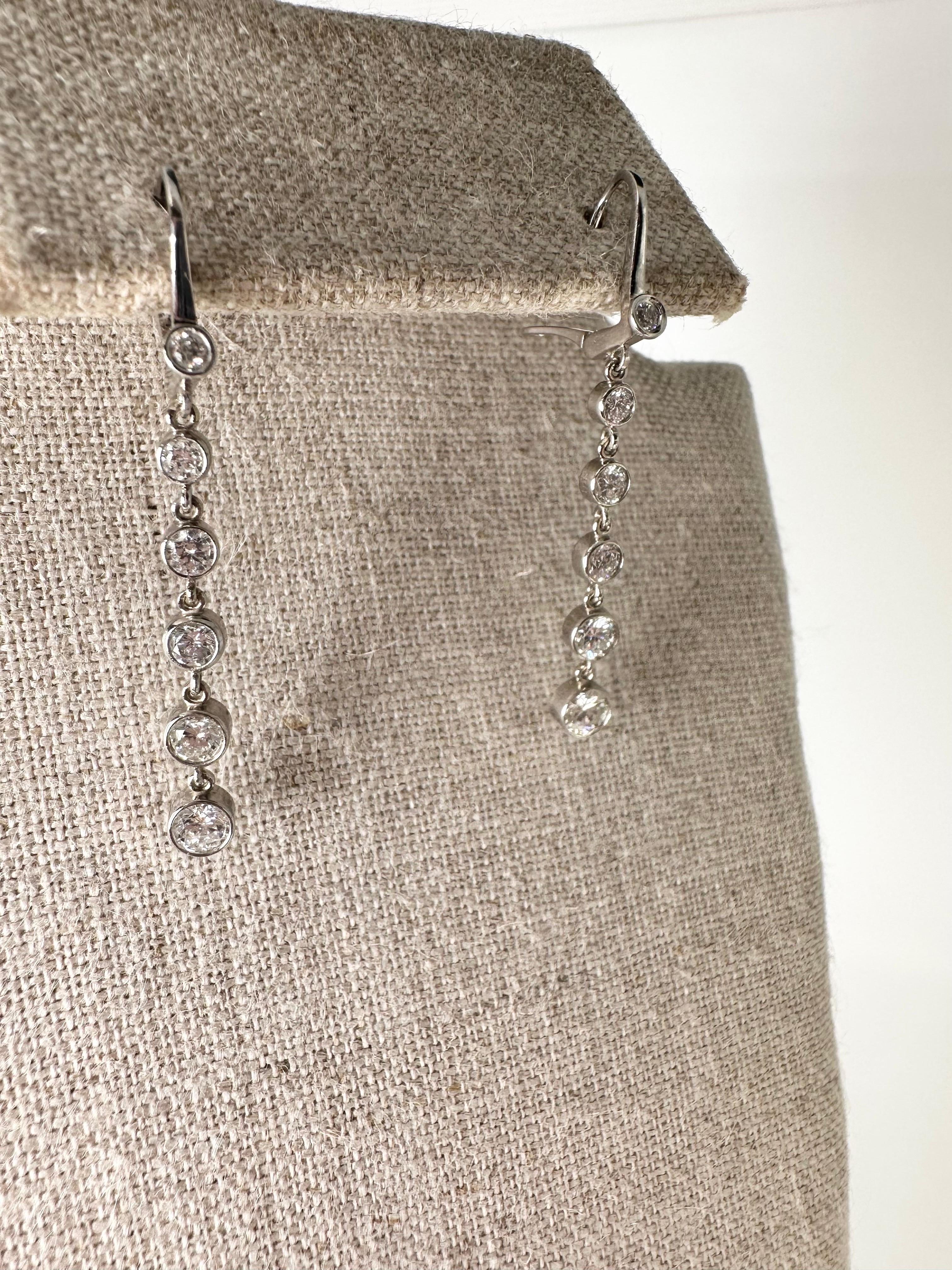 Diamond Earrings Long Dangling Earrings 1.26ct Natural VS Diamond Earrings 14kt In New Condition For Sale In Jupiter, FL