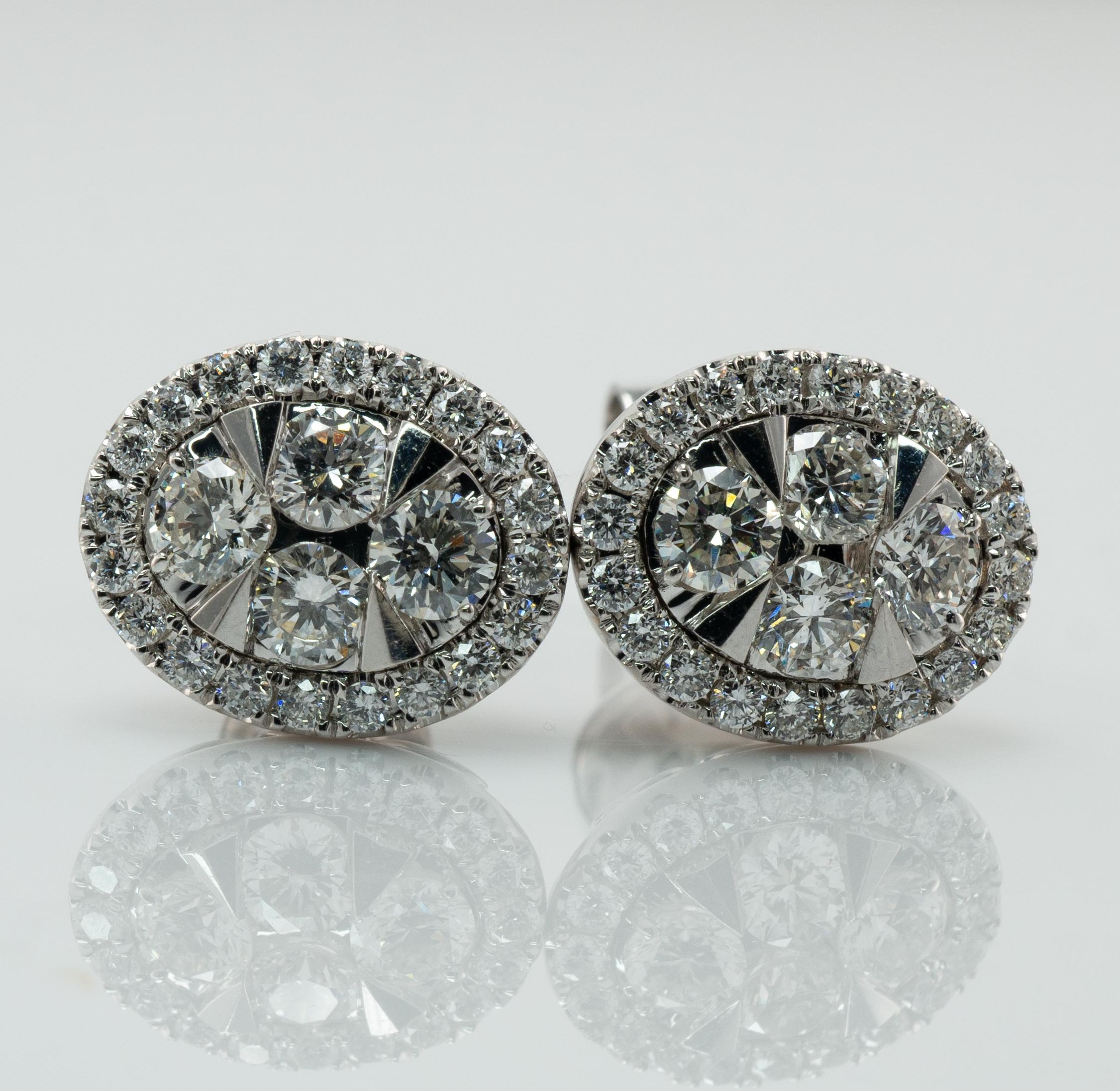 Clous d'oreilles rondes en or blanc 14 carats avec diamants 1,04 cttw forme ovale en vente 5