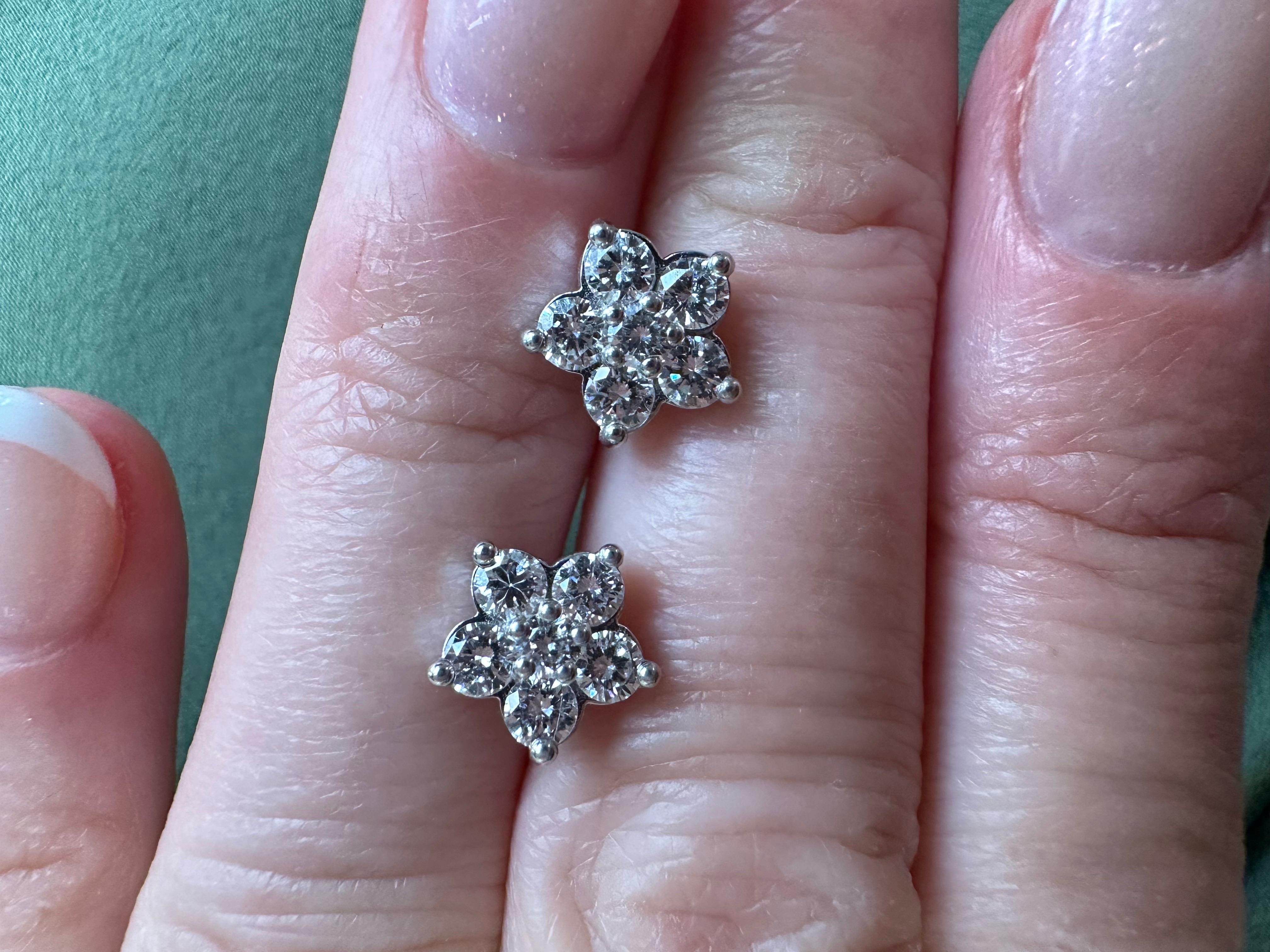 Women's or Men's Diamond earrings screw backs 1ct 14KT gold studs For Sale