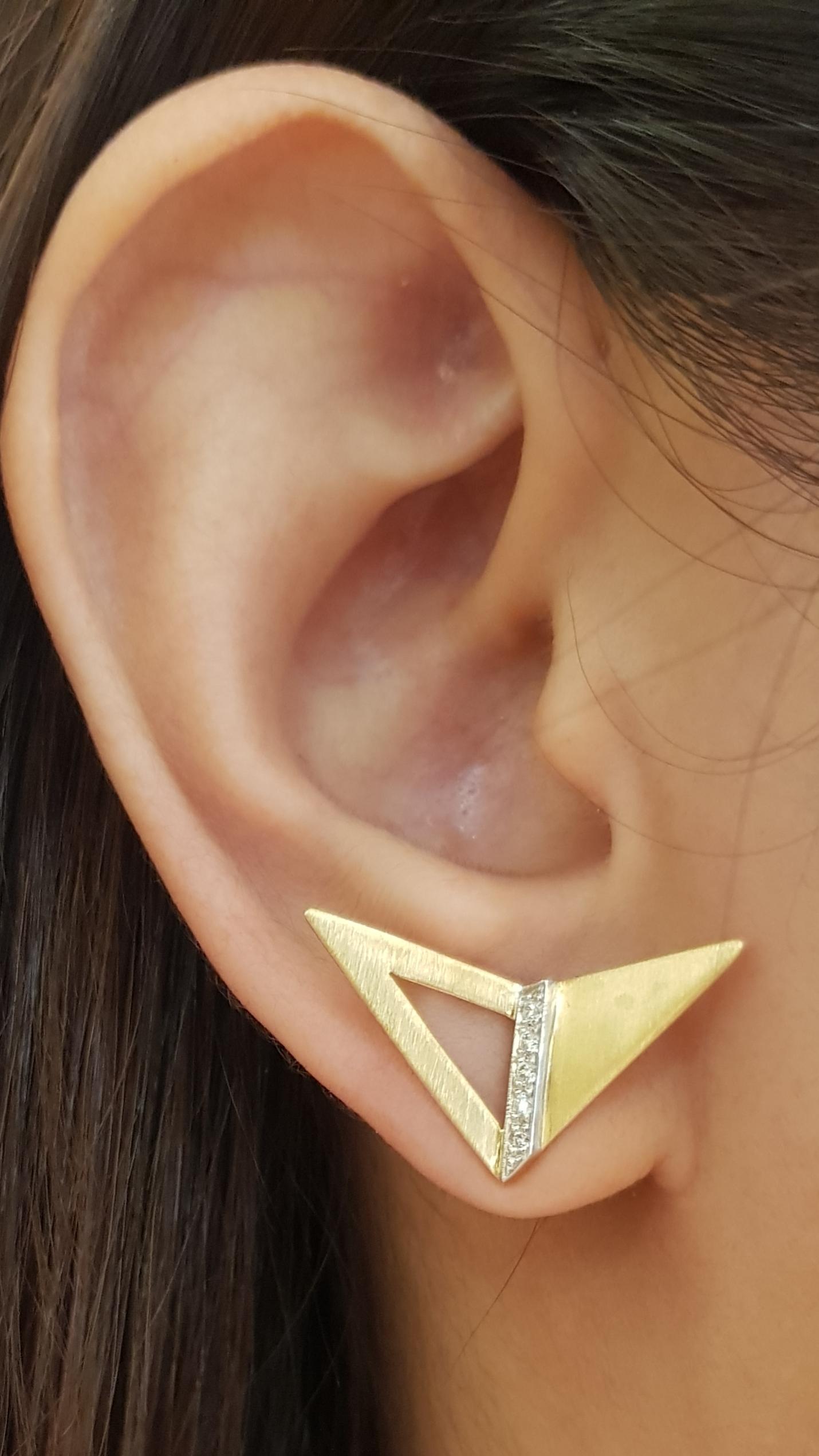 Diamond  Earrings Set in 18 Karat Gold In New Condition For Sale In Bangkok, 10