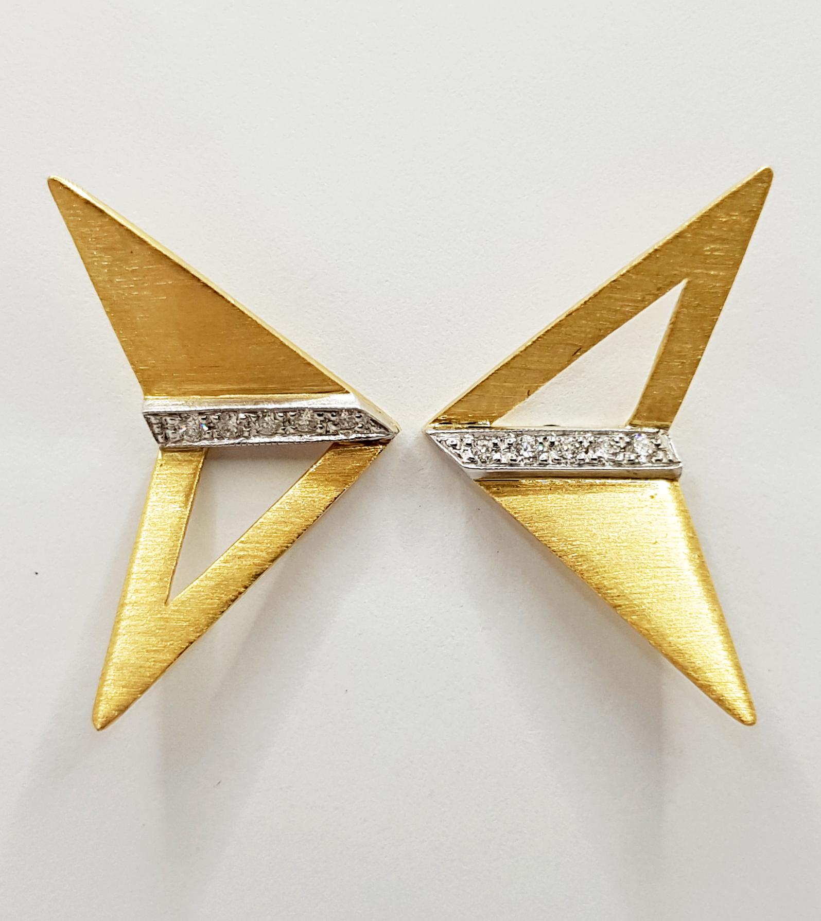 Diamond  Earrings Set in 18 Karat Gold For Sale 2