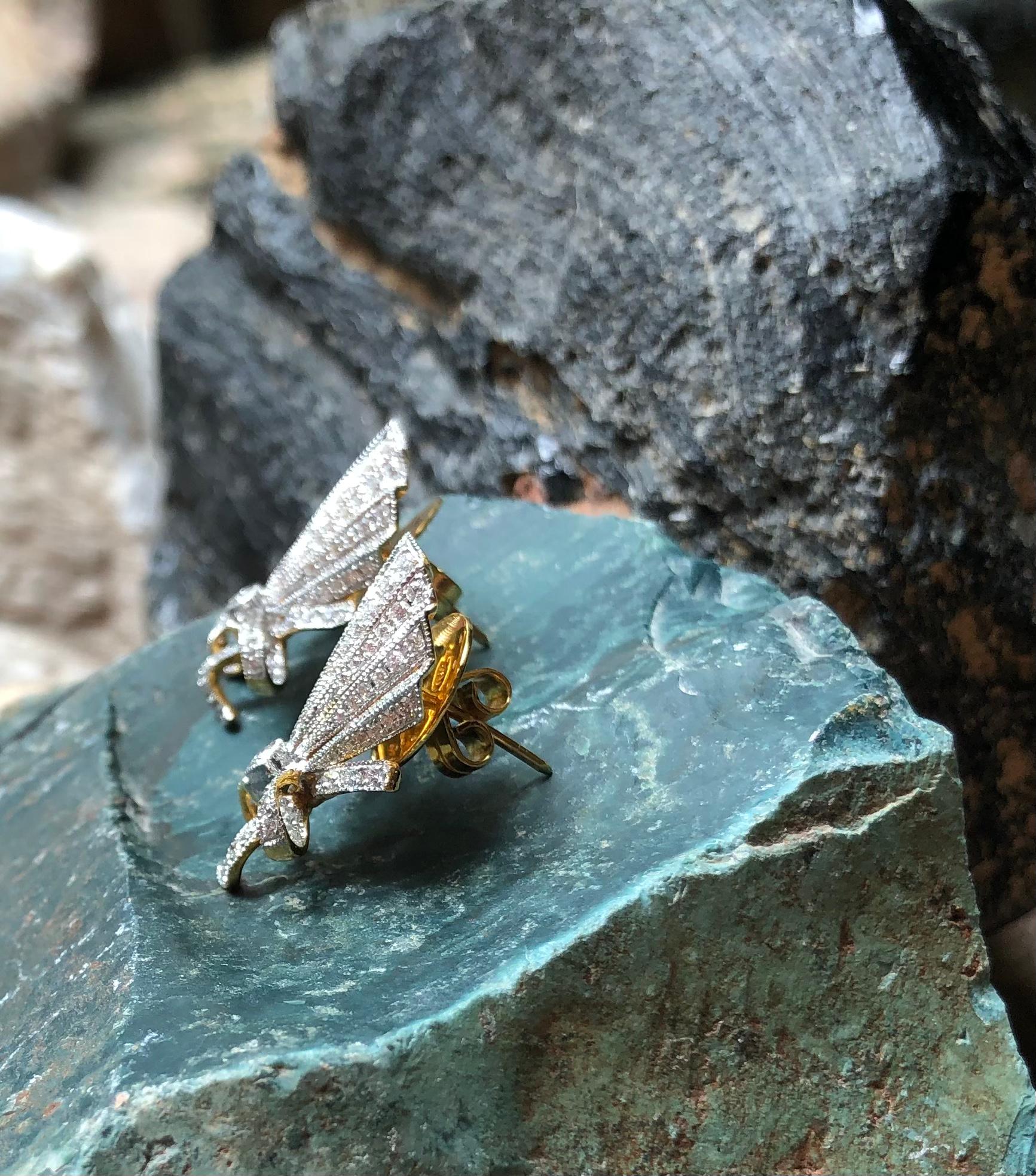 Brilliant Cut Diamond Earrings Set in 18 Karat Gold Settings For Sale