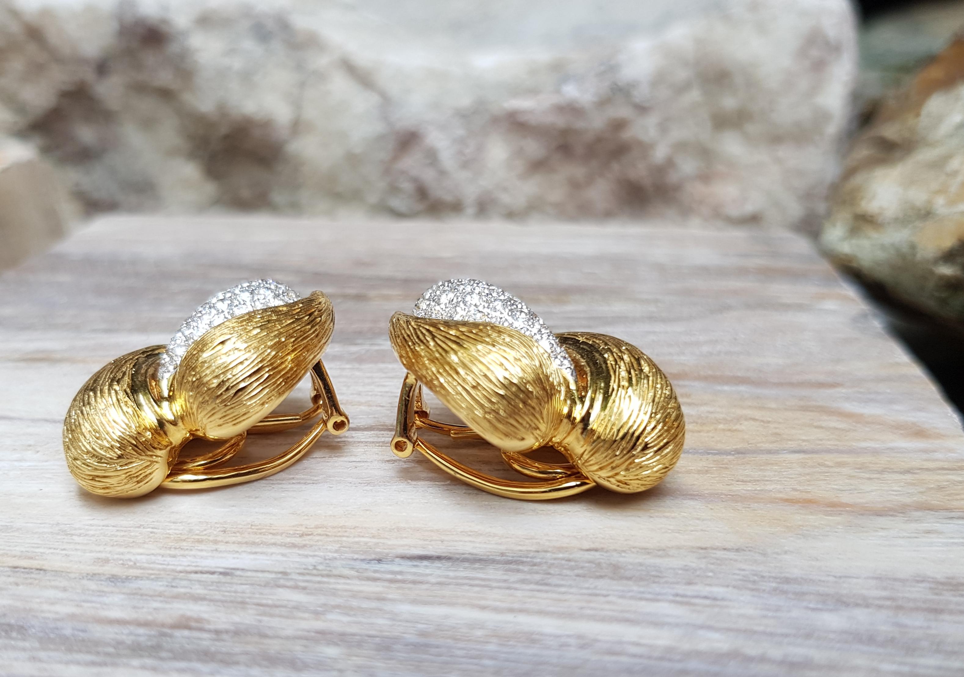 Orecchini con diamanti incastonati in oro 18 carati in vendita 2