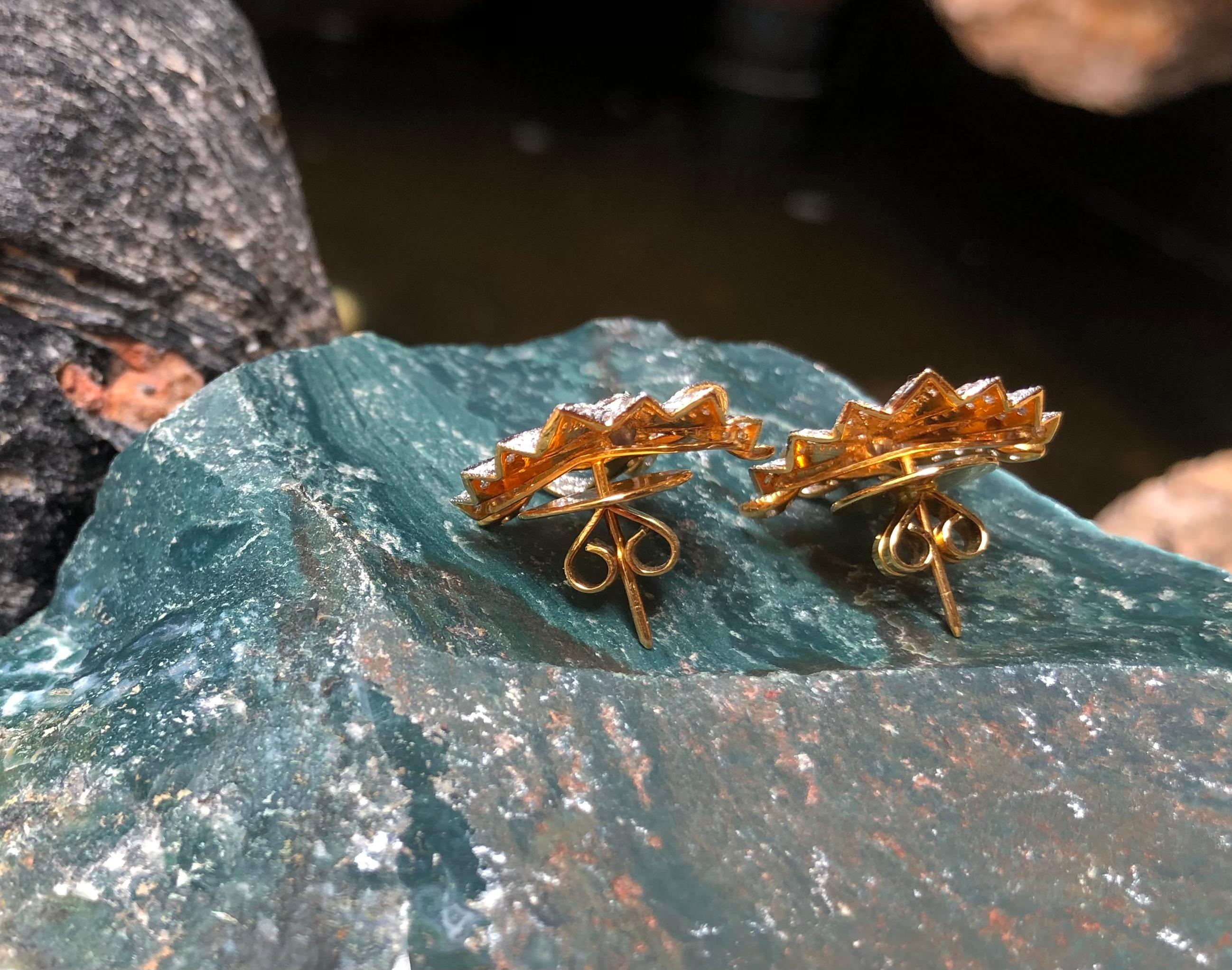 Diamond Earrings Set in 18 Karat Gold Settings For Sale 3